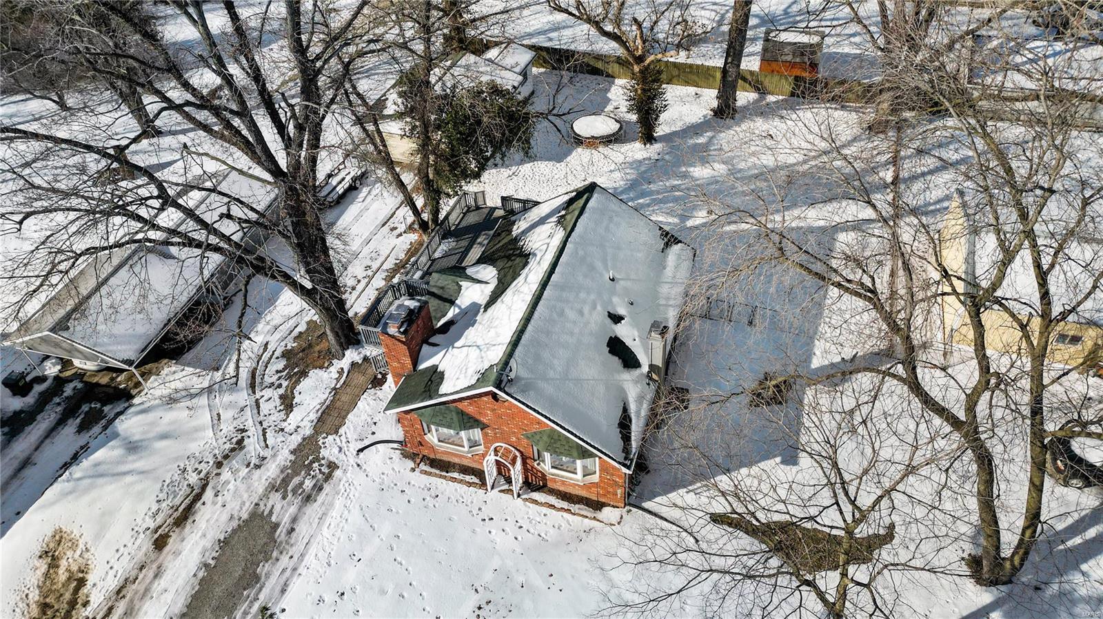 Fairview Heights, Illinois 62208, United States, 2 Bedrooms Bedrooms, ,1 BathroomBathrooms,Residential,Pending,21219