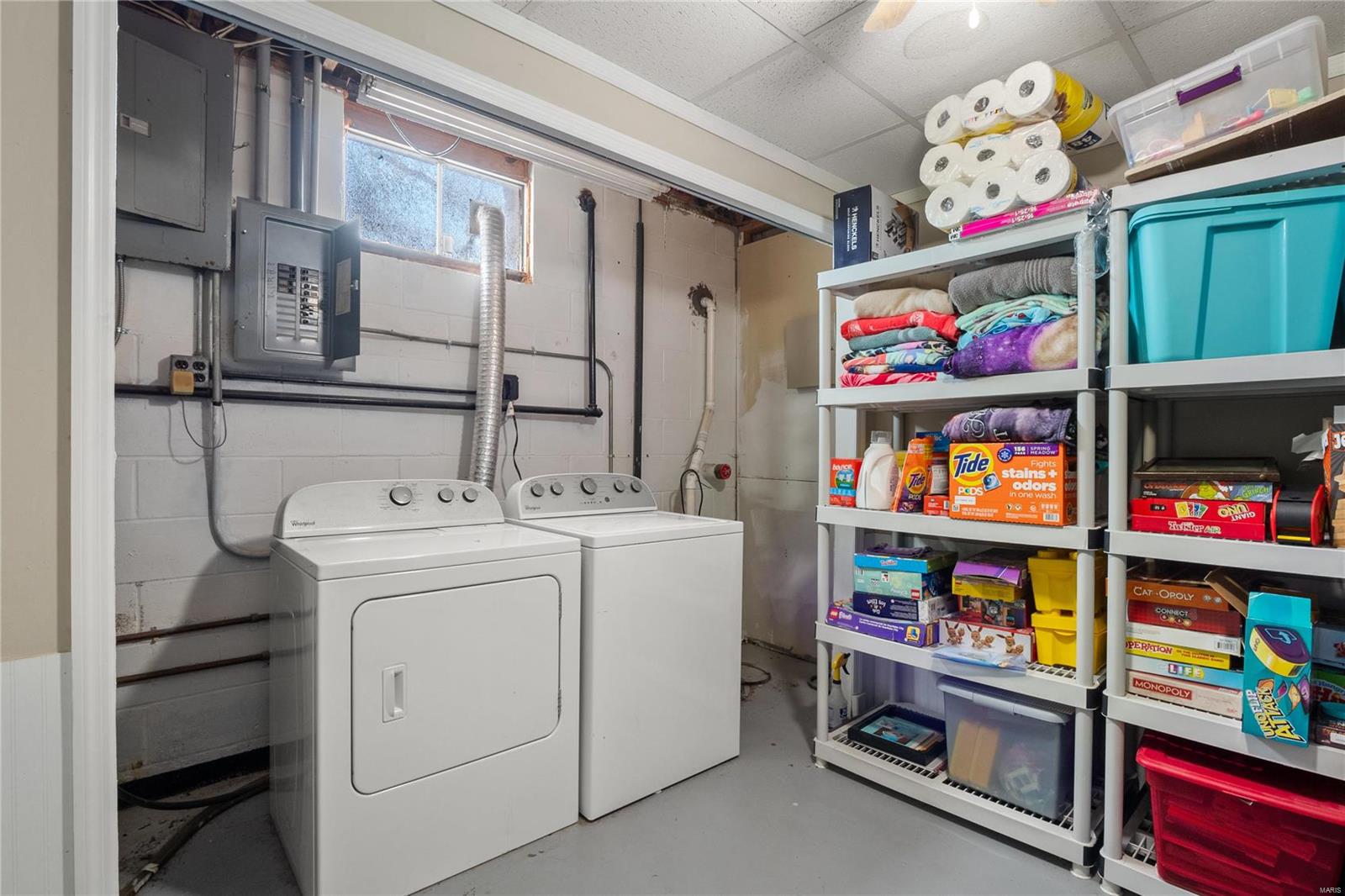 Fairview Heights, Illinois 62208, United States, 2 Bedrooms Bedrooms, ,1 BathroomBathrooms,Residential,Pending,21219
