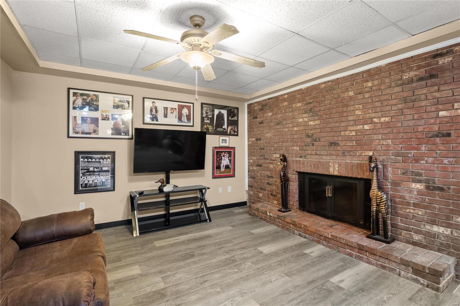 Fairview Heights, Illinois 62208, United States, 2 Bedrooms Bedrooms, ,1 BathroomBathrooms,Residential,Pending,21219