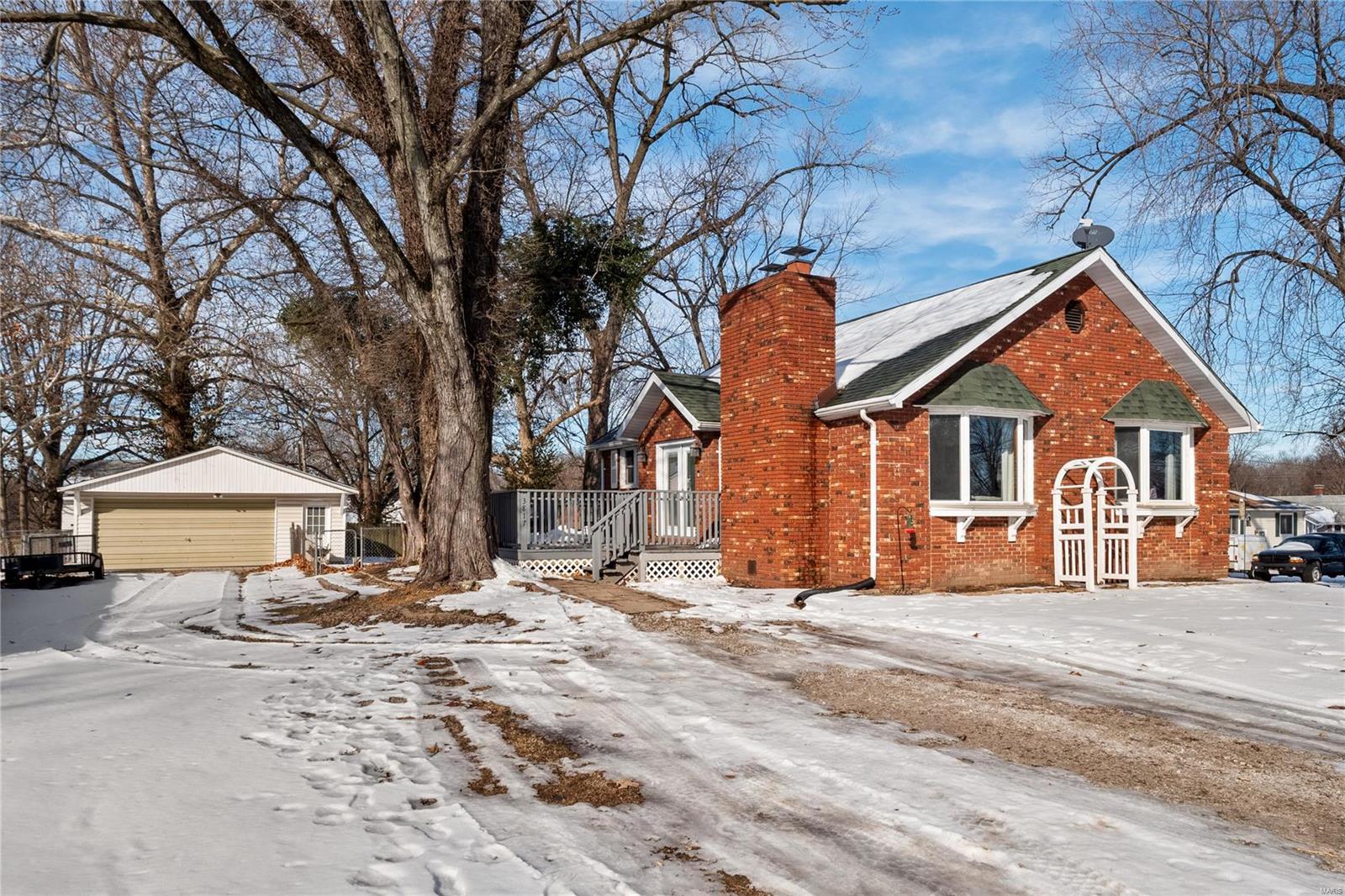 Fairview Heights, Illinois 62208, United States, 2 Bedrooms Bedrooms, ,1 BathroomBathrooms,Residential,Pending,21219