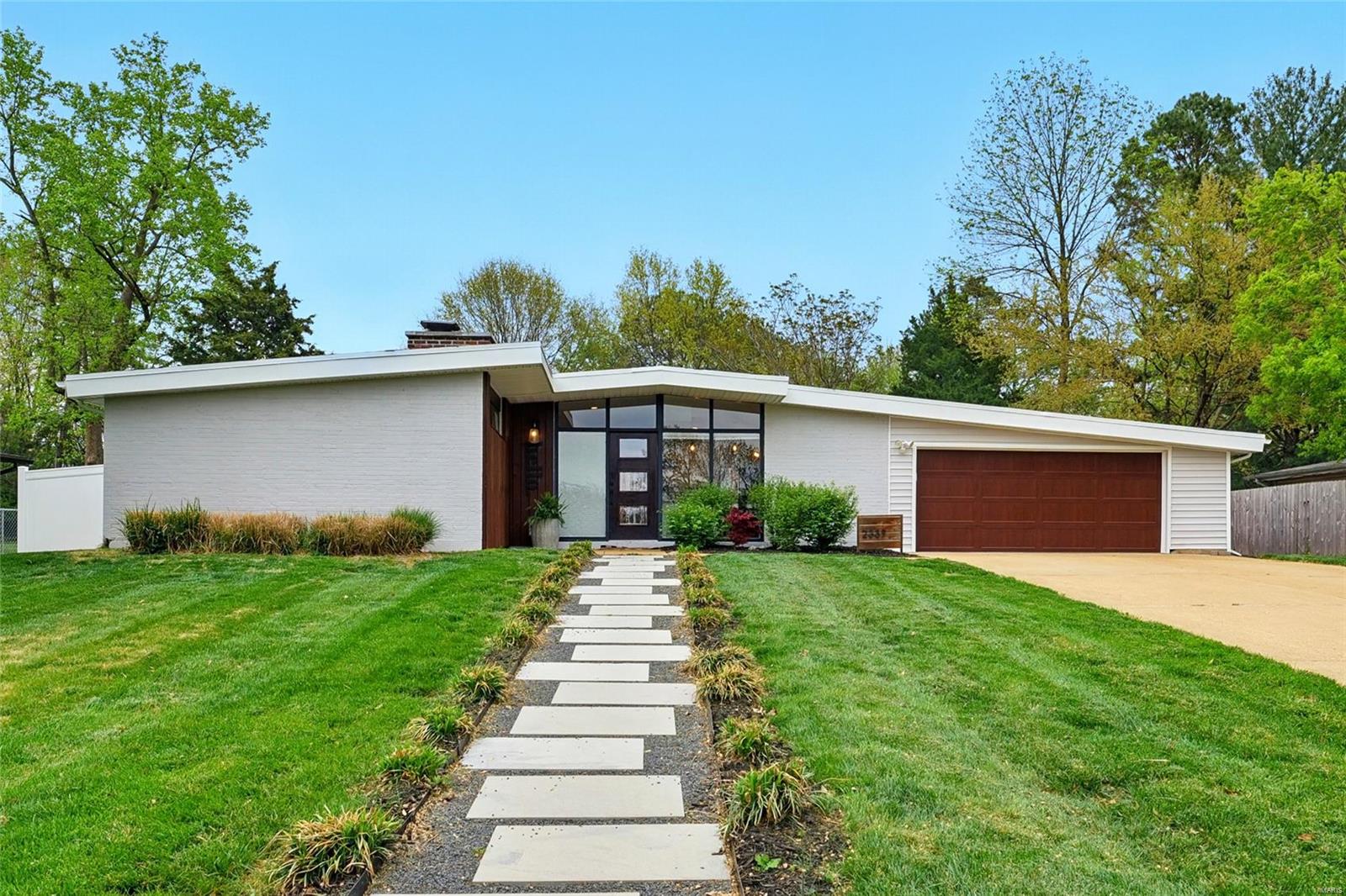 St Louis, Missouri 63122, United States, 4 Bedrooms Bedrooms, ,3 BathroomsBathrooms,Residential,Pending,113365