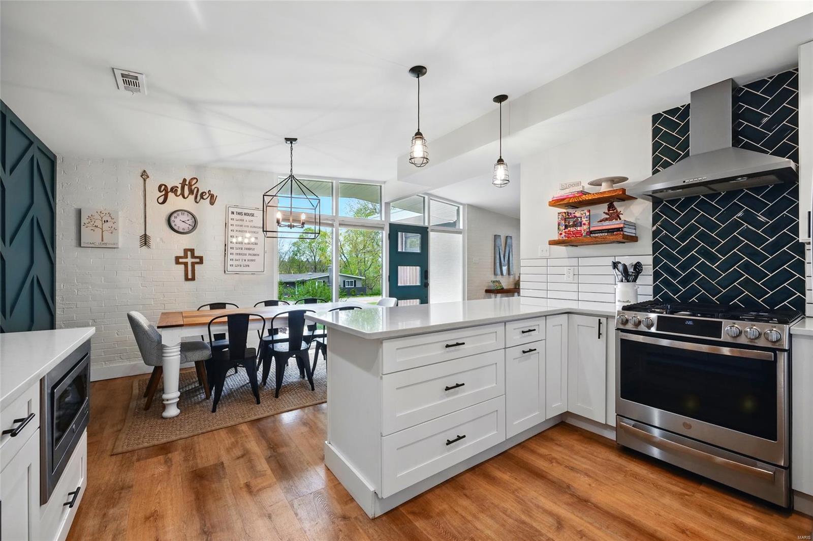 St Louis, Missouri 63122, United States, 4 Bedrooms Bedrooms, ,3 BathroomsBathrooms,Residential,Pending,113365