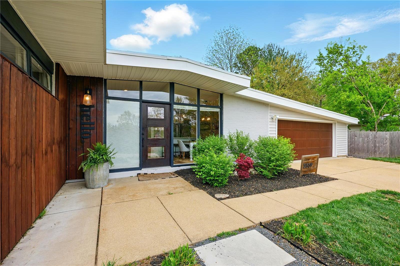 St Louis, Missouri 63122, United States, 4 Bedrooms Bedrooms, ,3 BathroomsBathrooms,Residential,Pending,113365