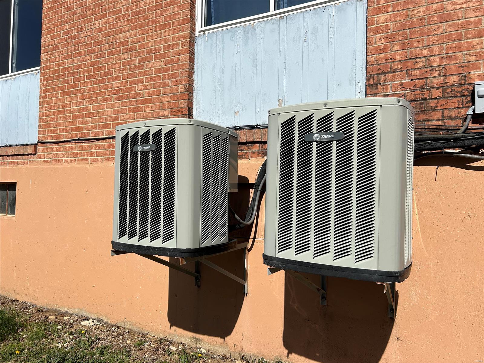 Ross Add 02 - Residential Income