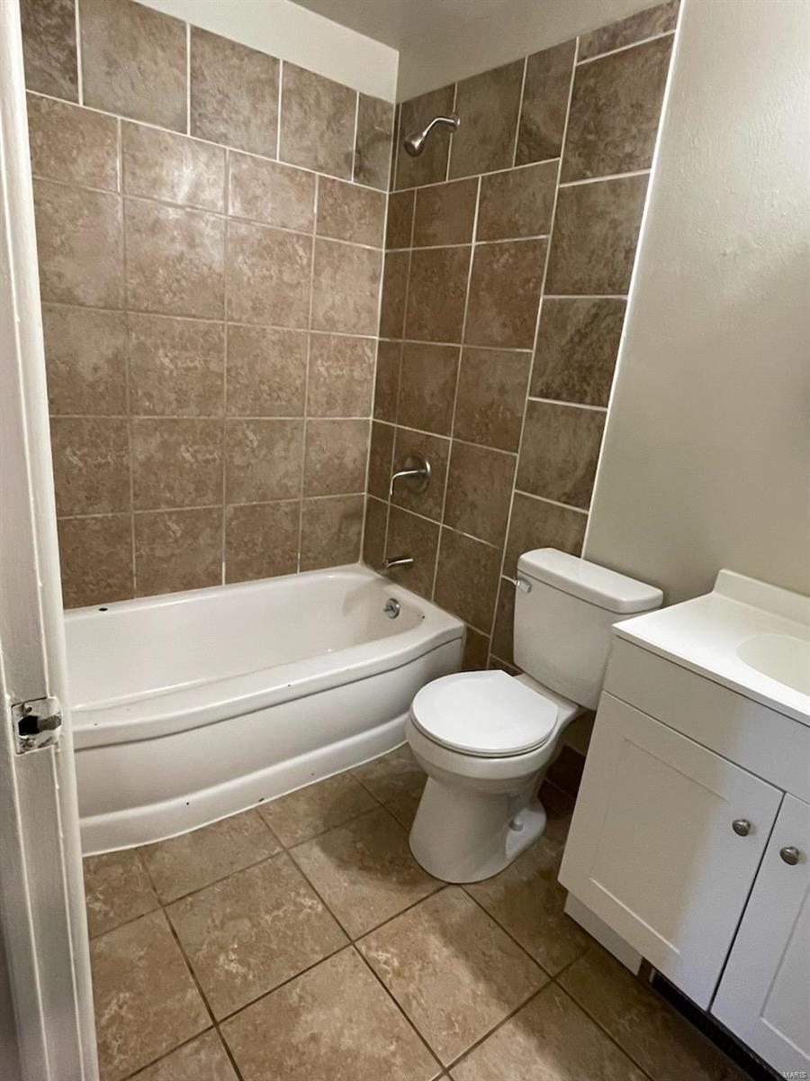 Ross Add 02 - Residential Income