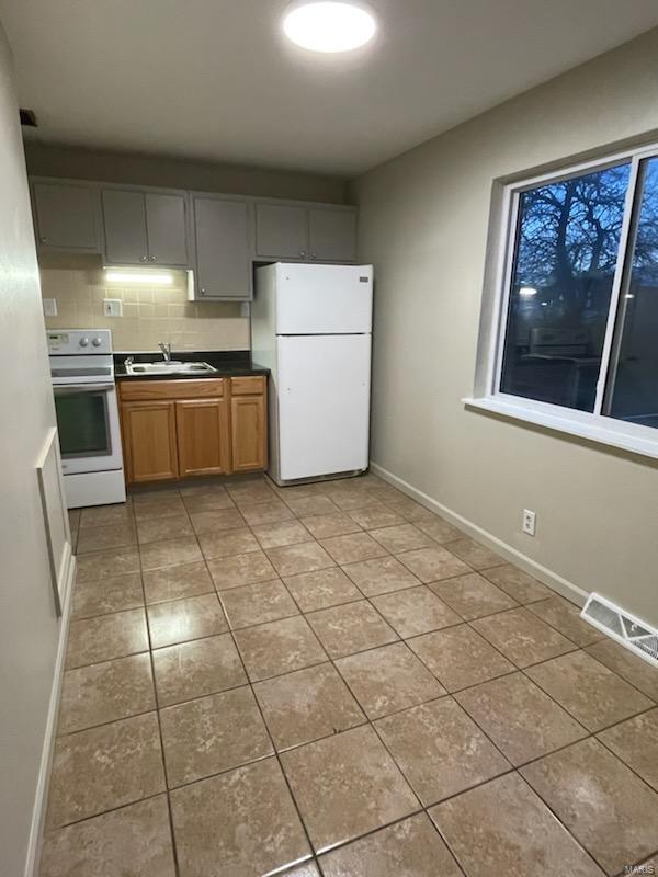 Ross Add 02 - Residential Income