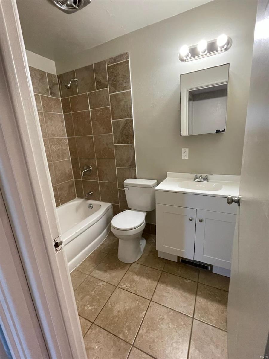 Ross Add 02 - Residential Income