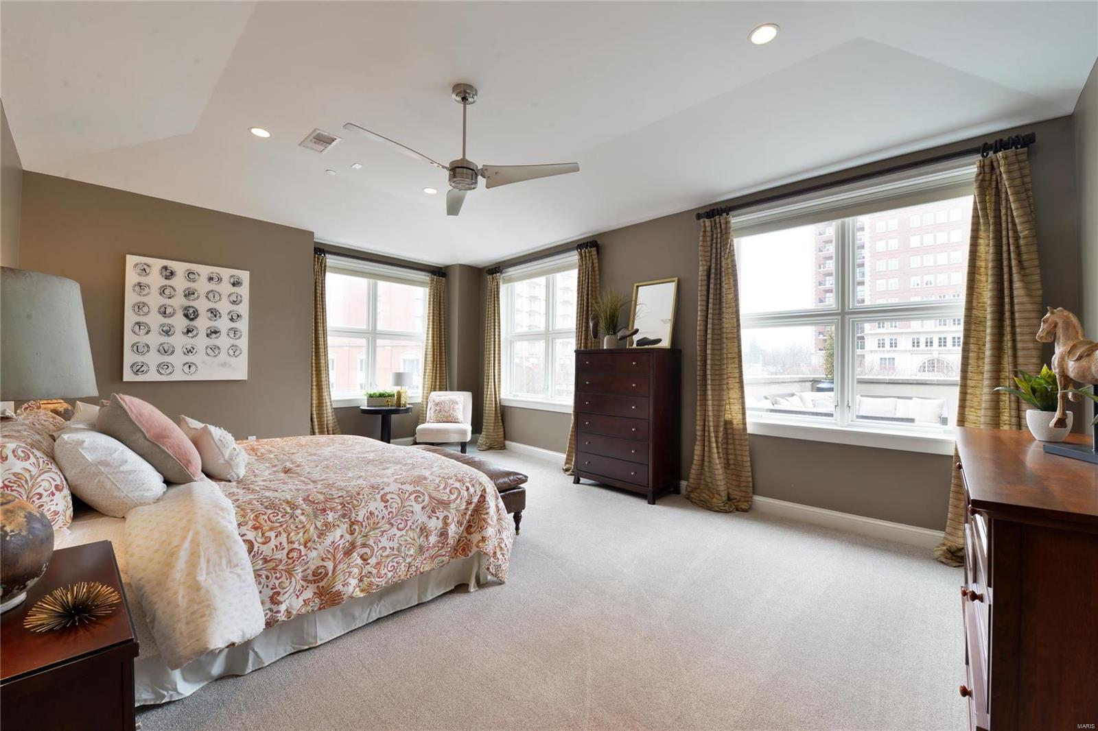 Crescent Condo - Residential