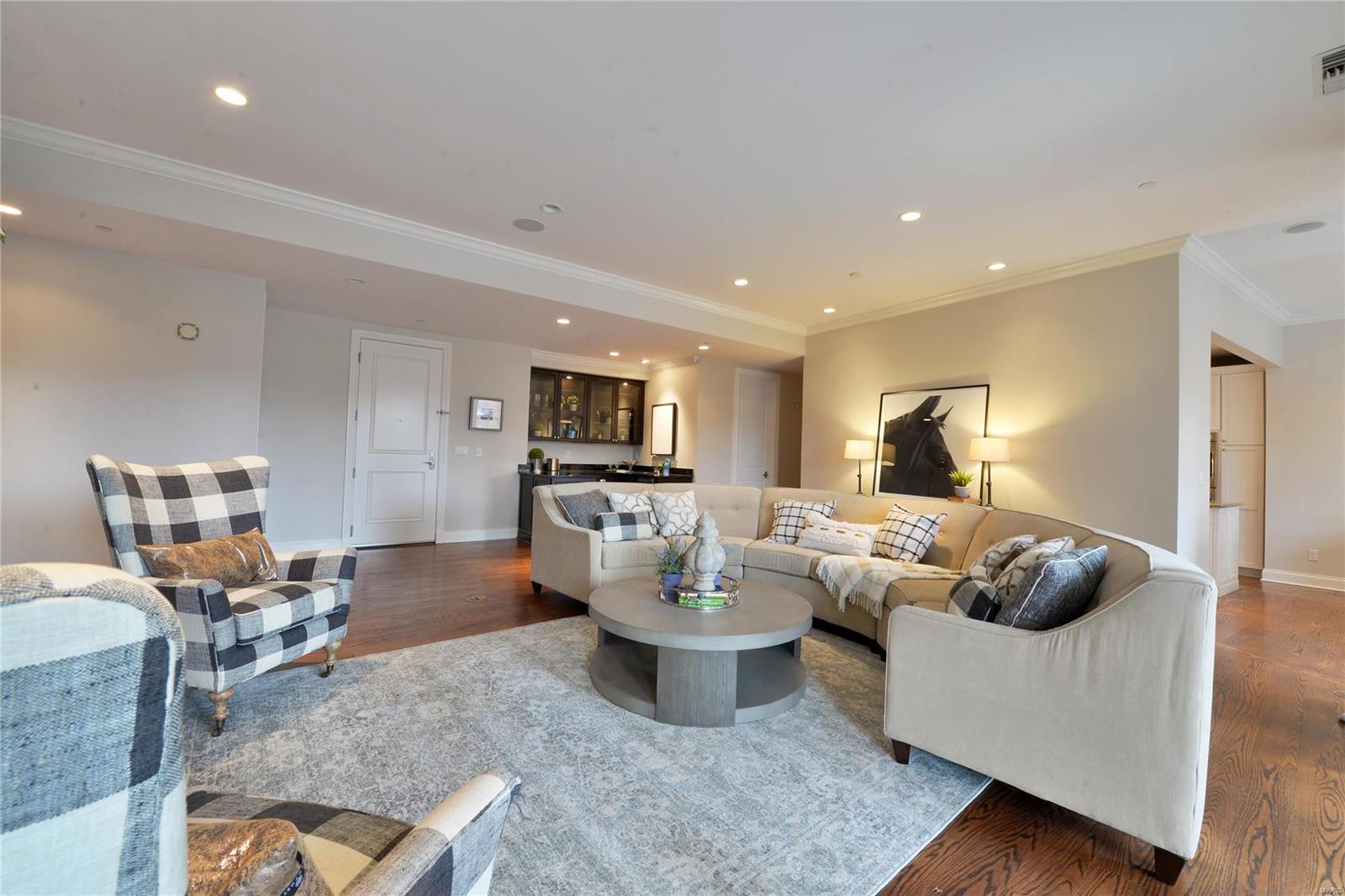 Crescent Condo - Residential