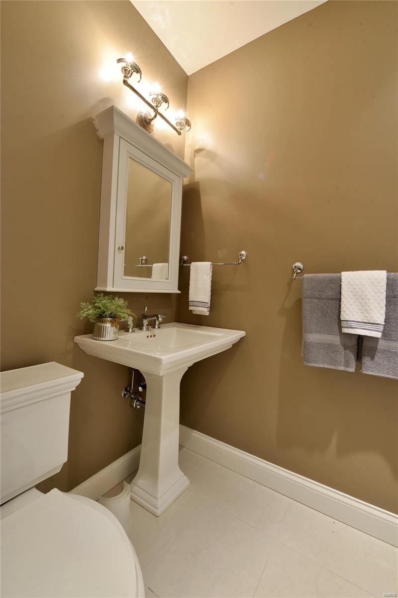 Crescent Condo - Residential