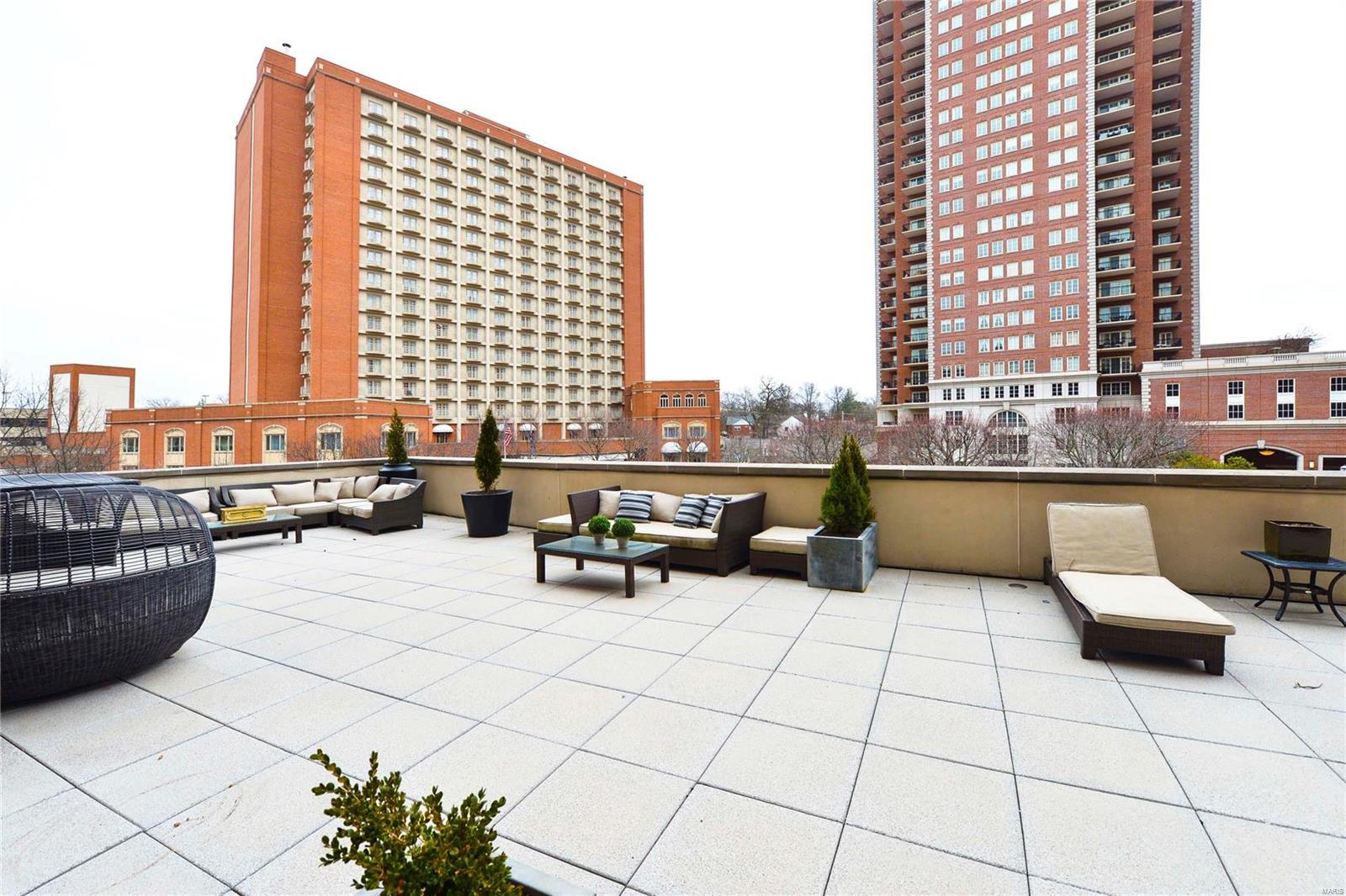 Crescent Condo - Residential