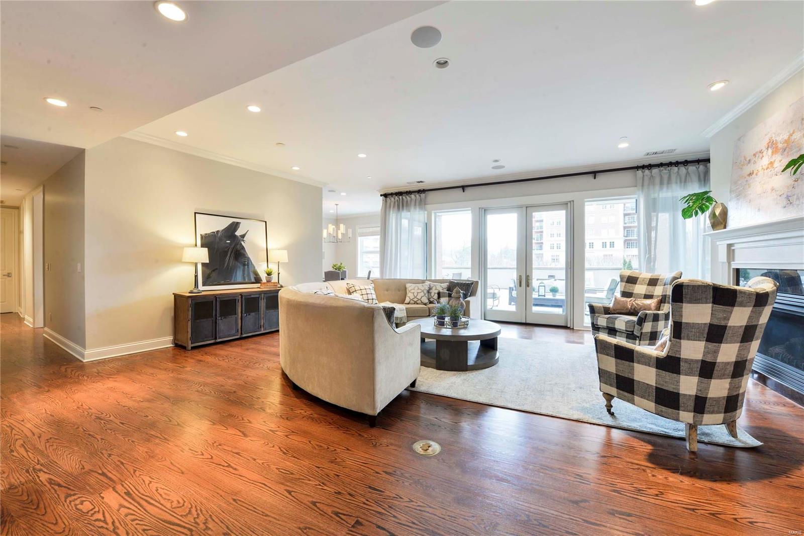 Crescent Condo - Residential