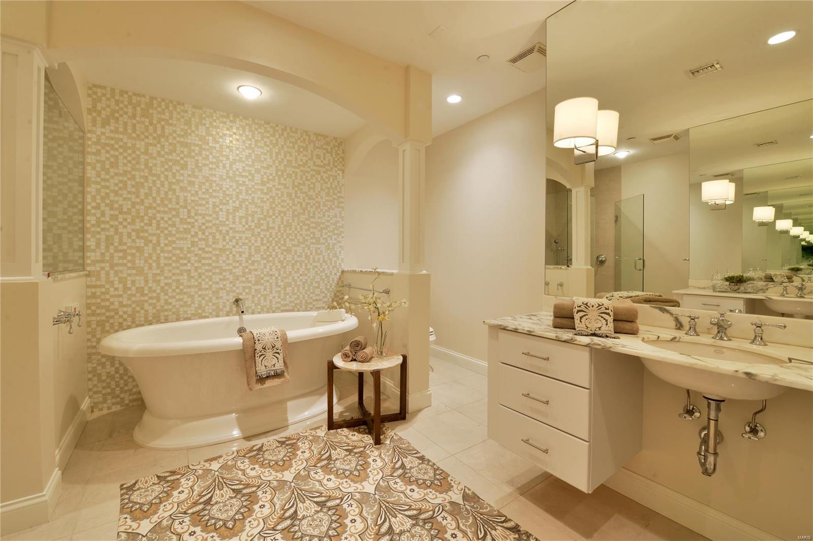 Crescent Condo - Residential