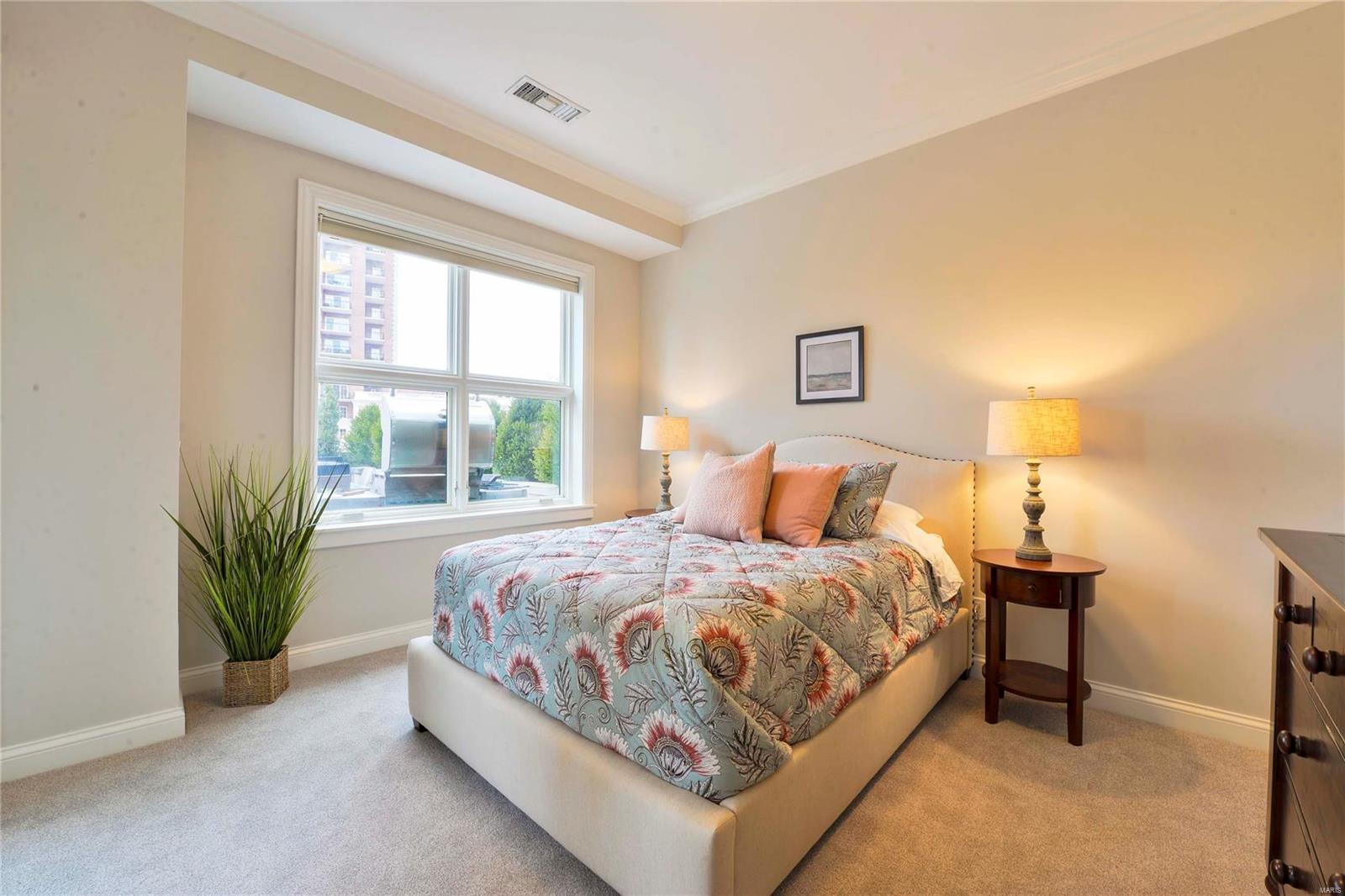 Crescent Condo - Residential