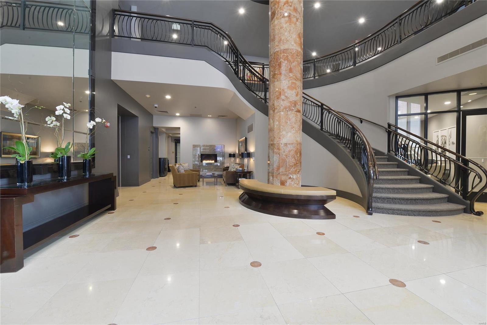 Crescent Condo - Residential