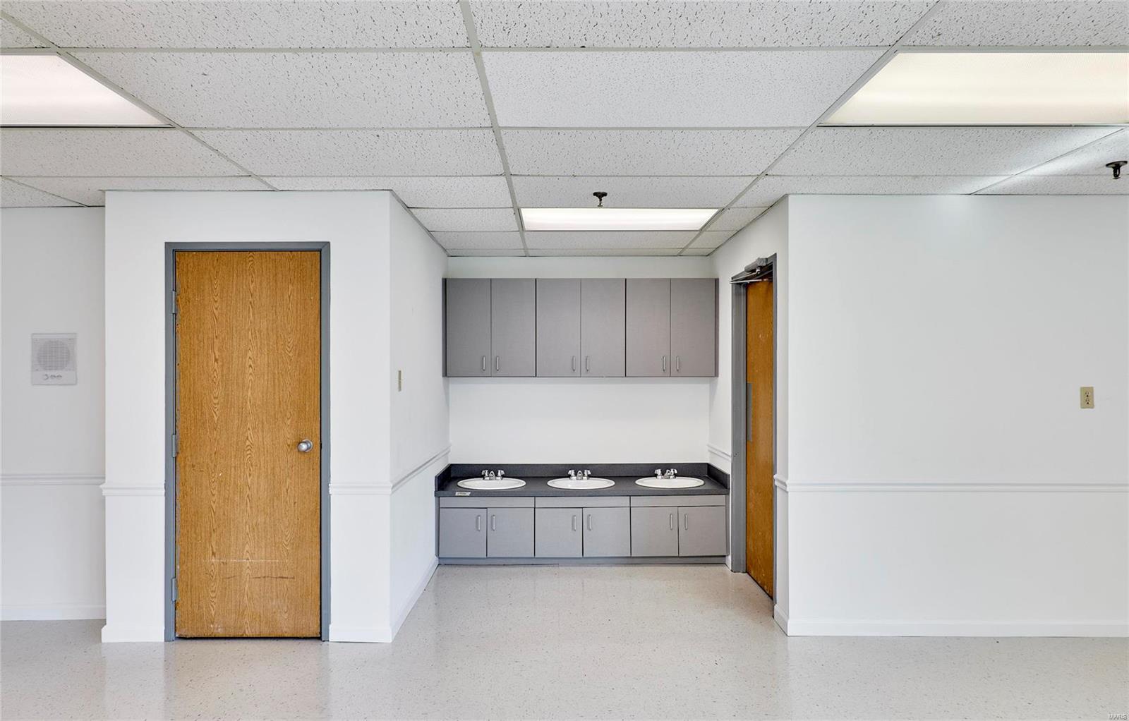 NA - Commercial Sale