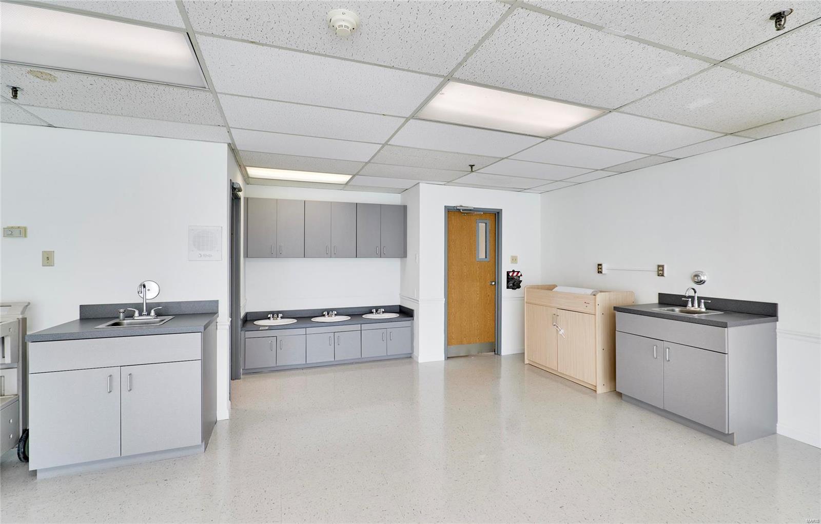 NA - Commercial Sale