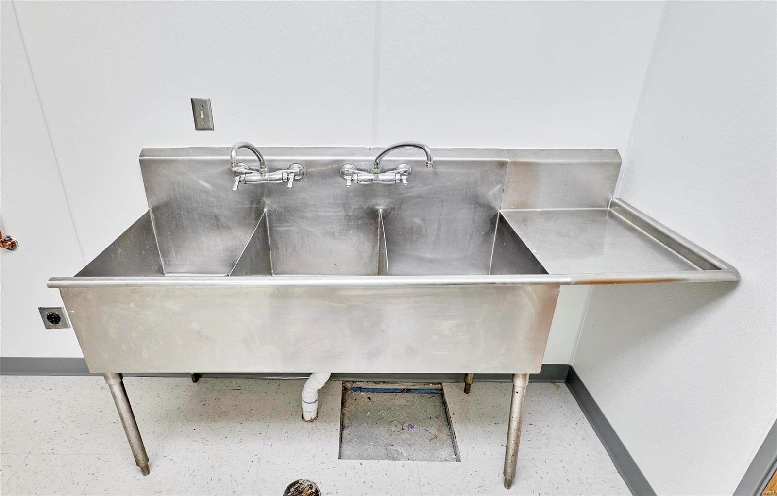 NA - Commercial Sale