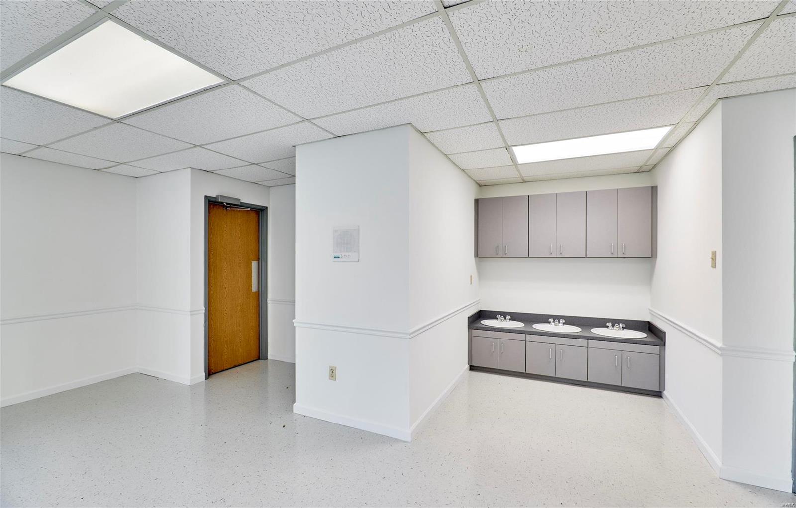 NA - Commercial Sale