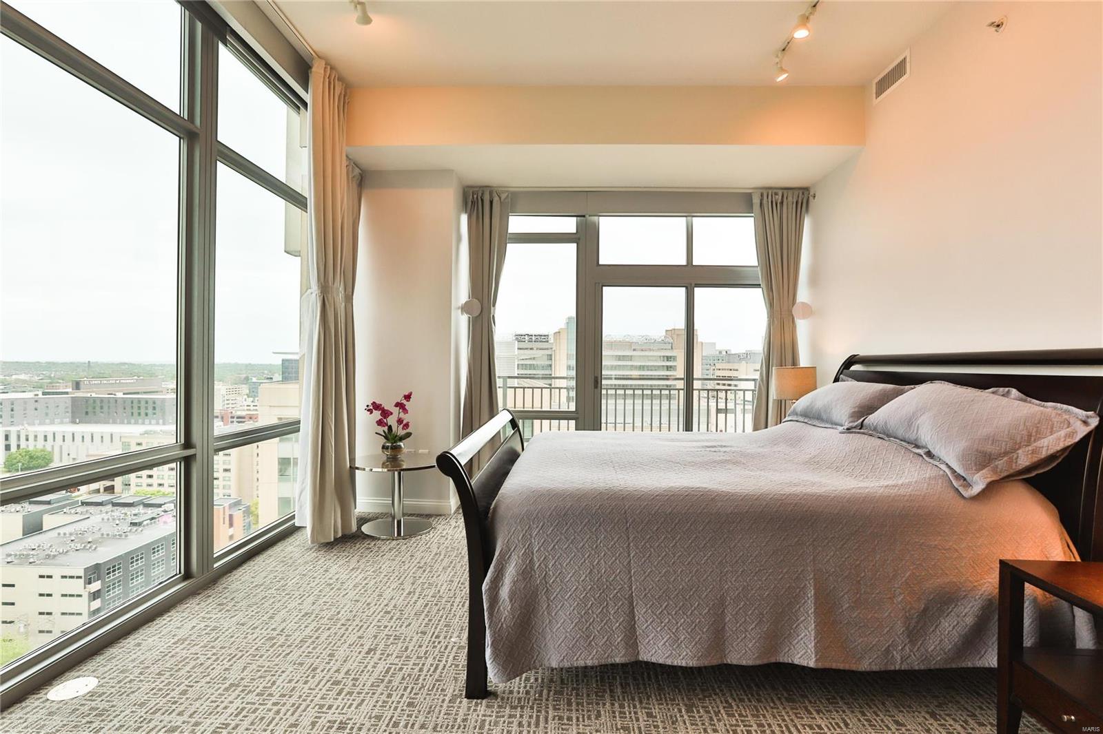 Park East Tower - Residential