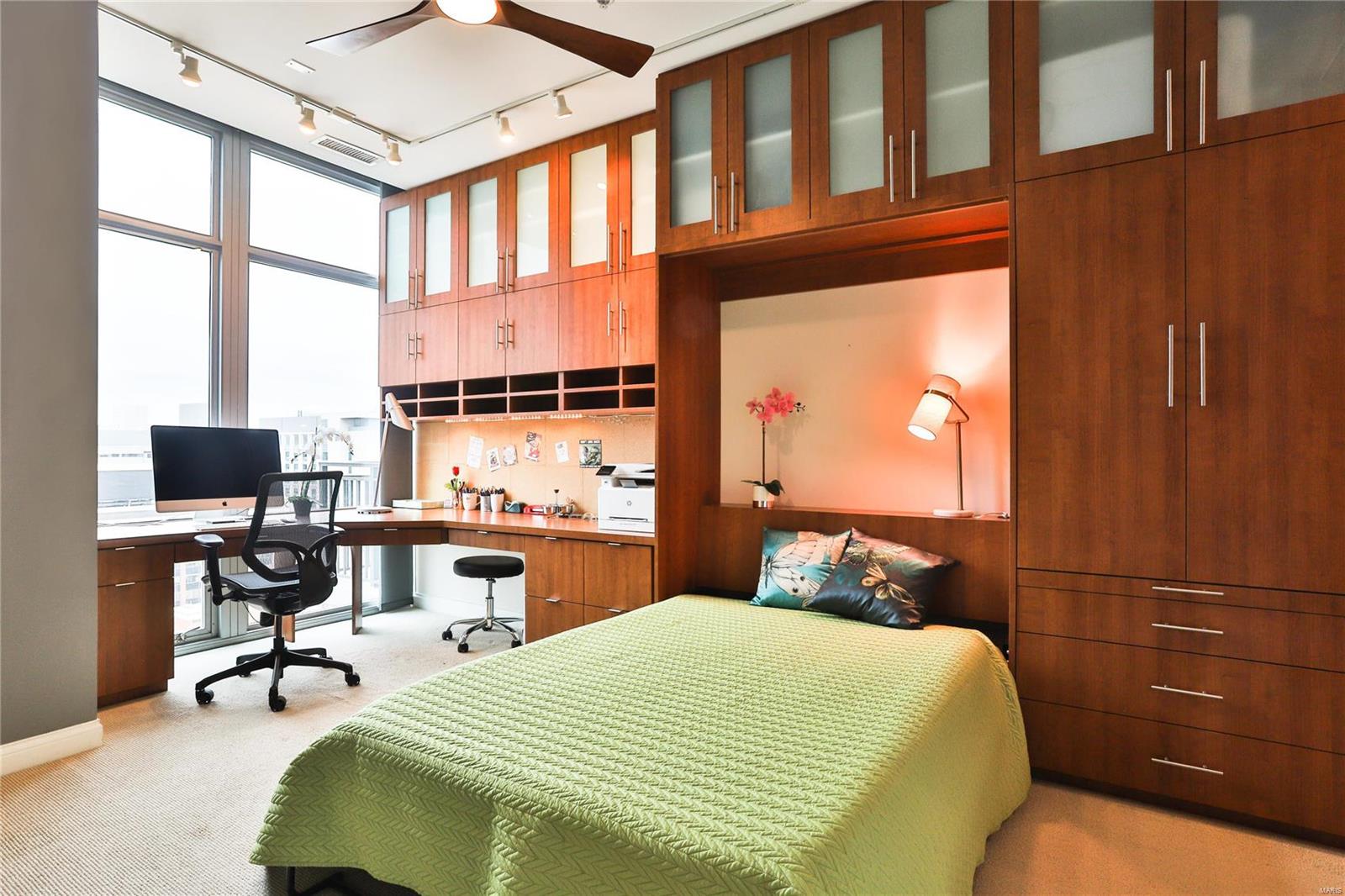 Park East Tower - Residential