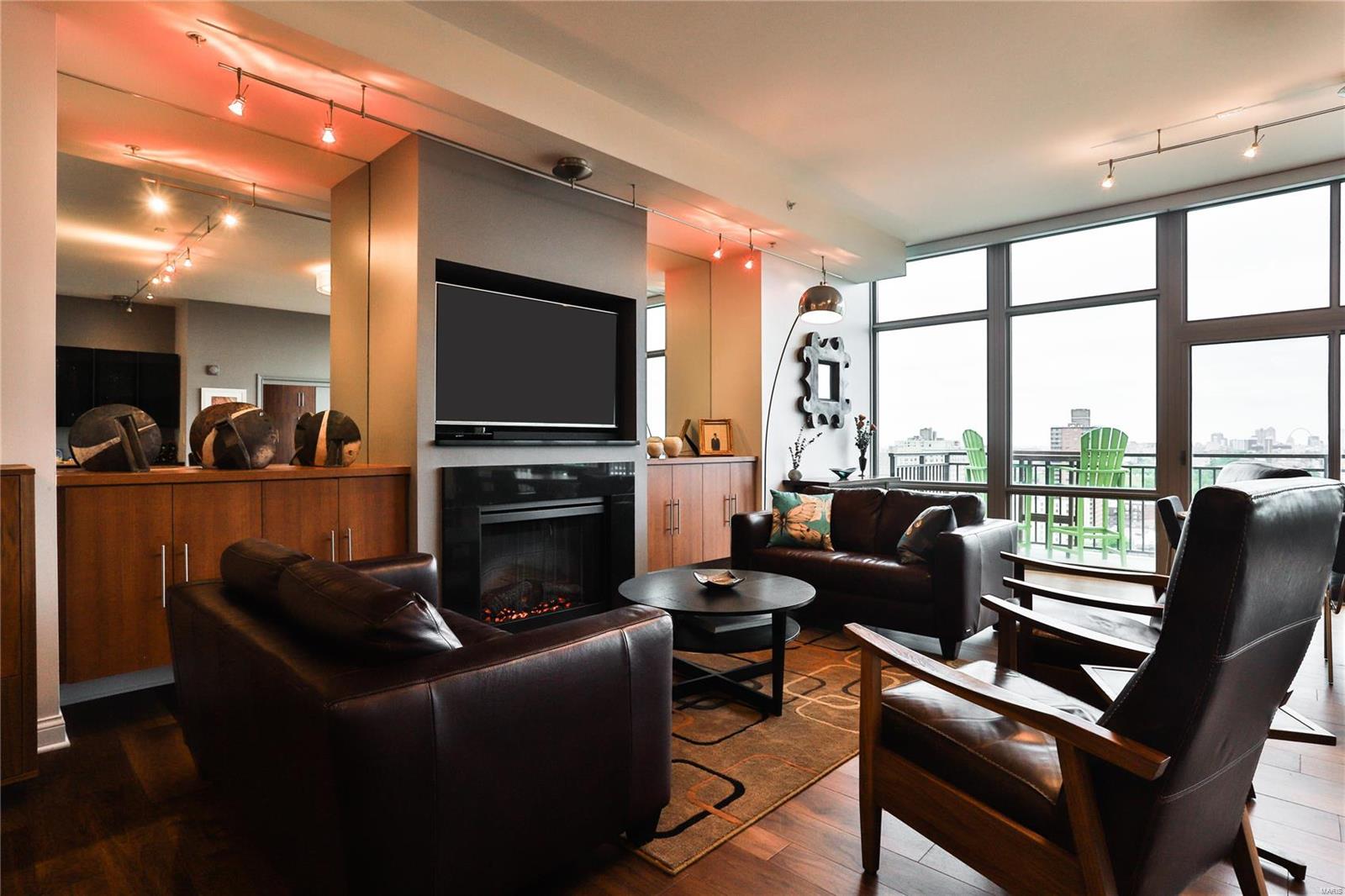 Park East Tower - Residential