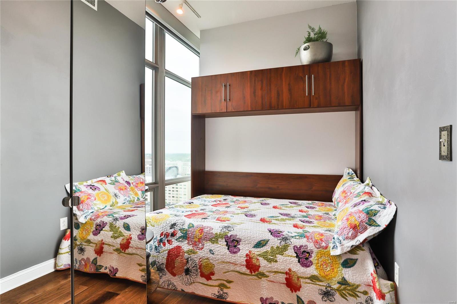 Park East Tower - Residential