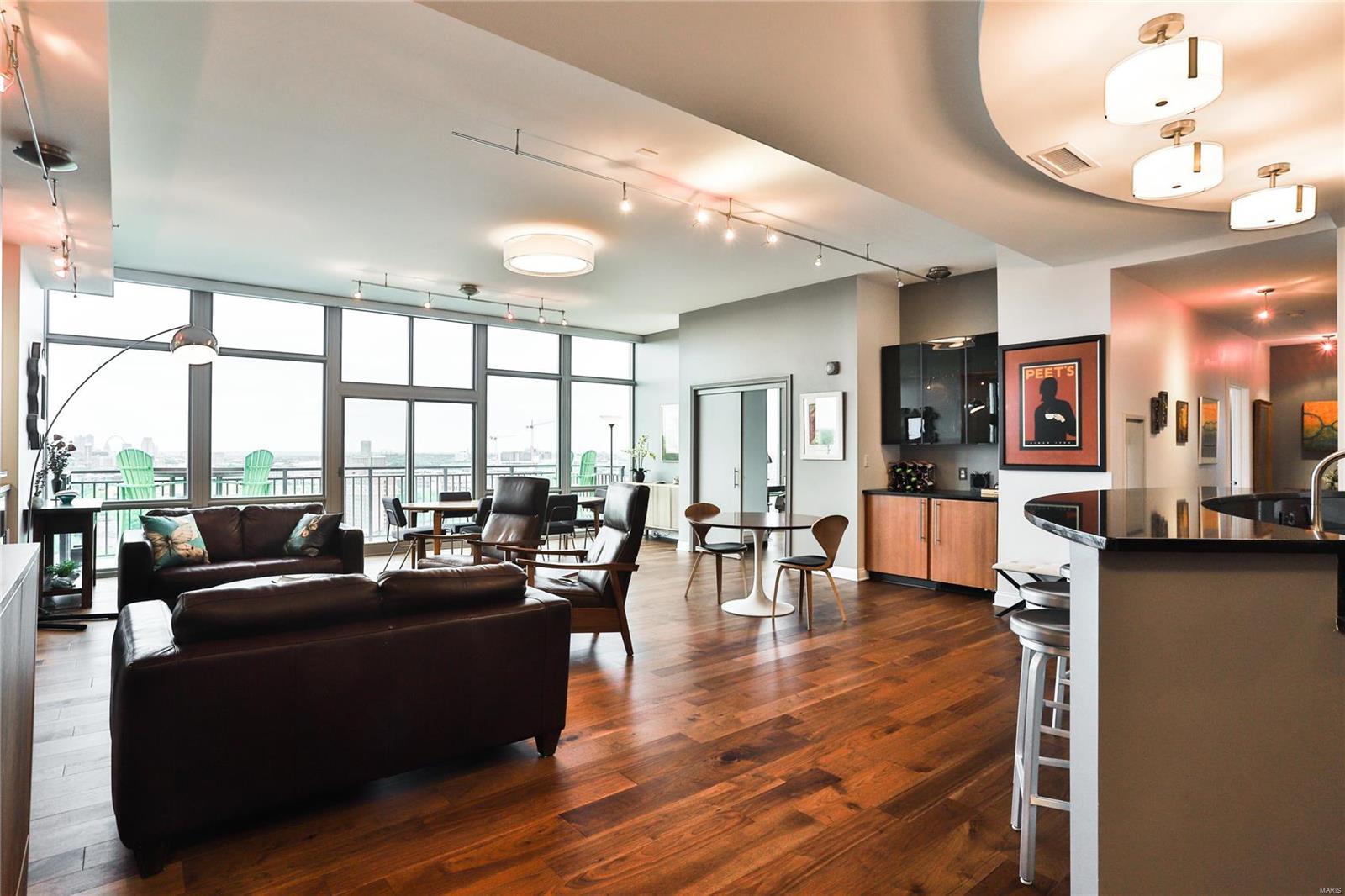 Park East Tower - Residential