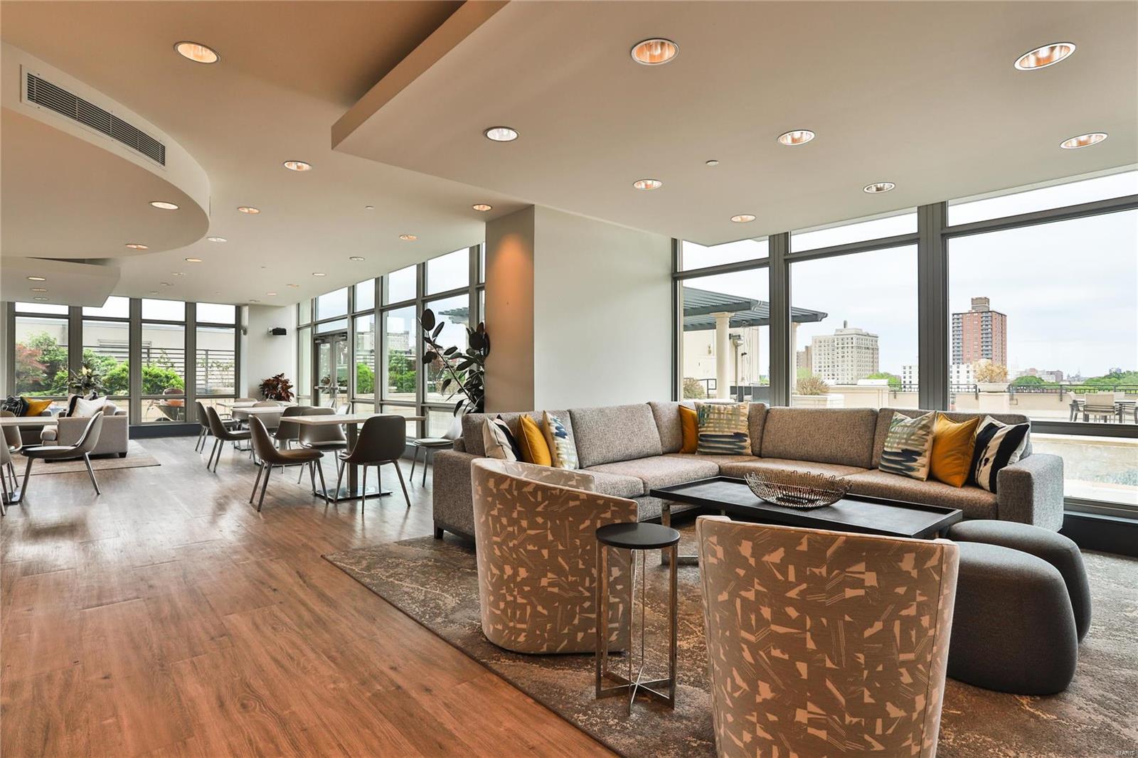 Park East Tower - Residential