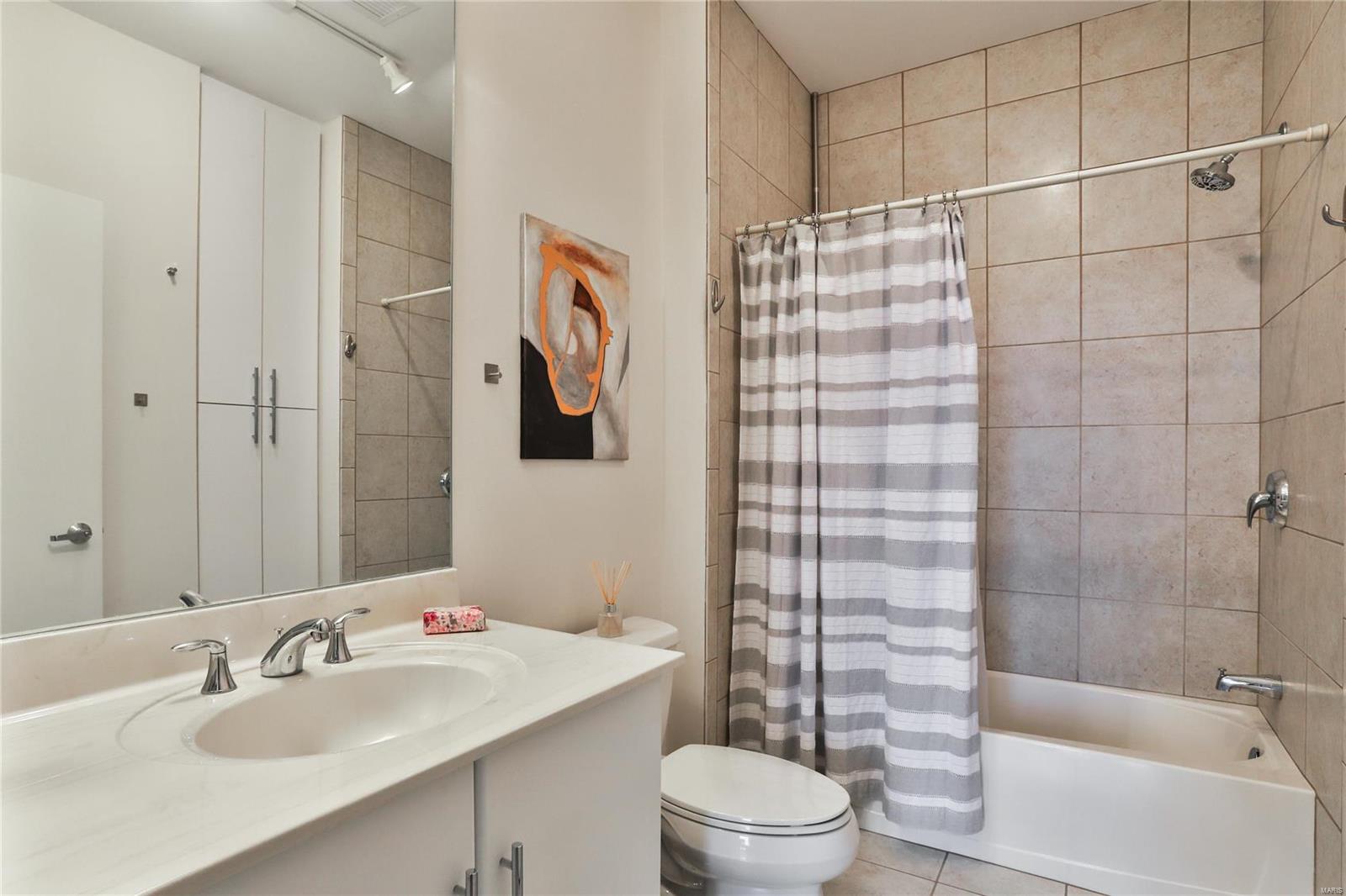 Park East Tower - Residential