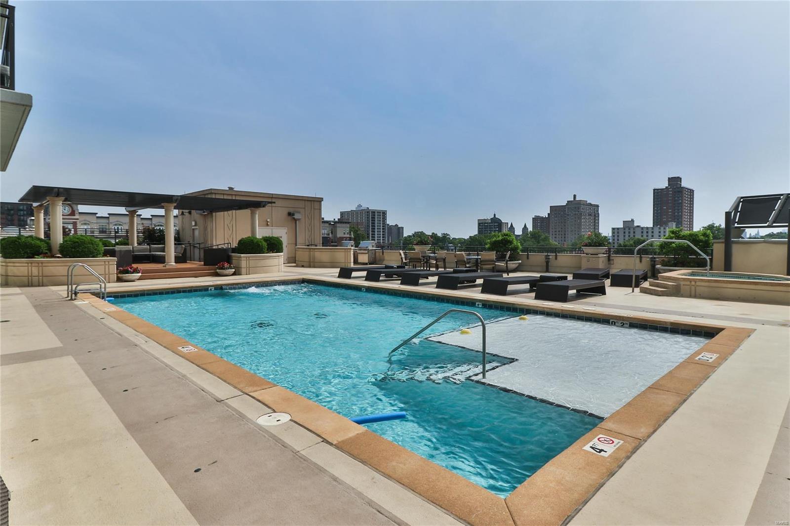 Park East Tower - Residential