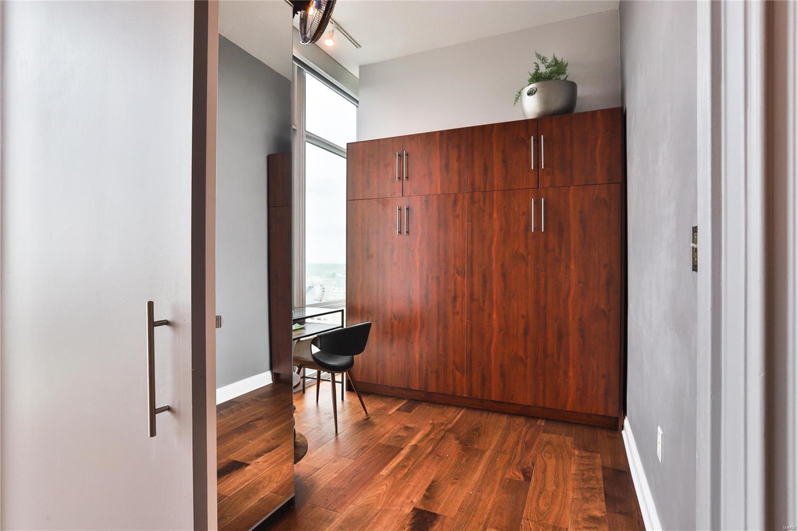 Park East Tower - Residential