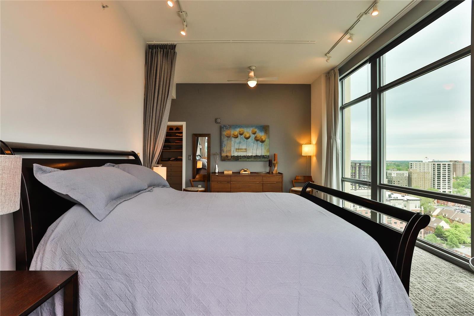 Park East Tower - Residential