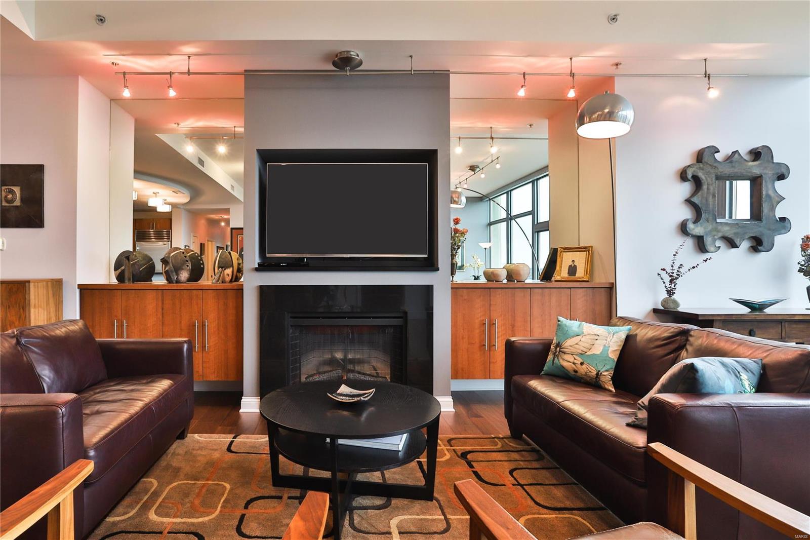 Park East Tower - Residential