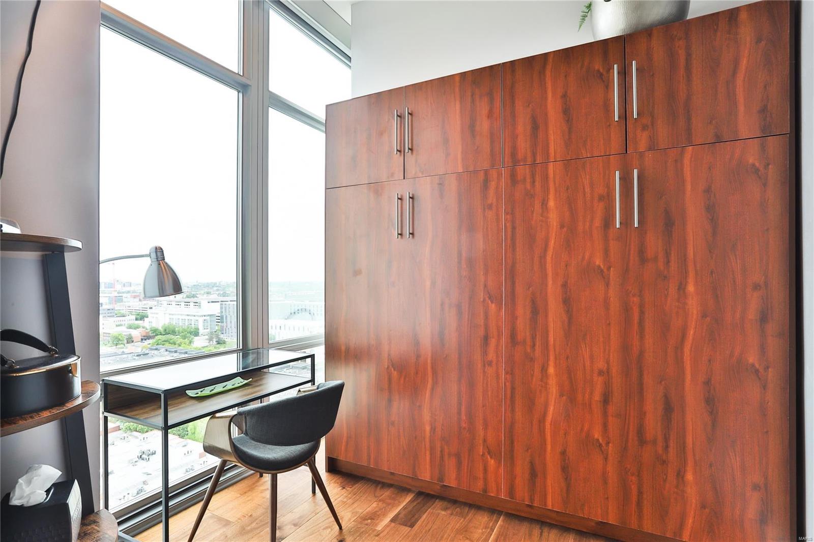 Park East Tower - Residential