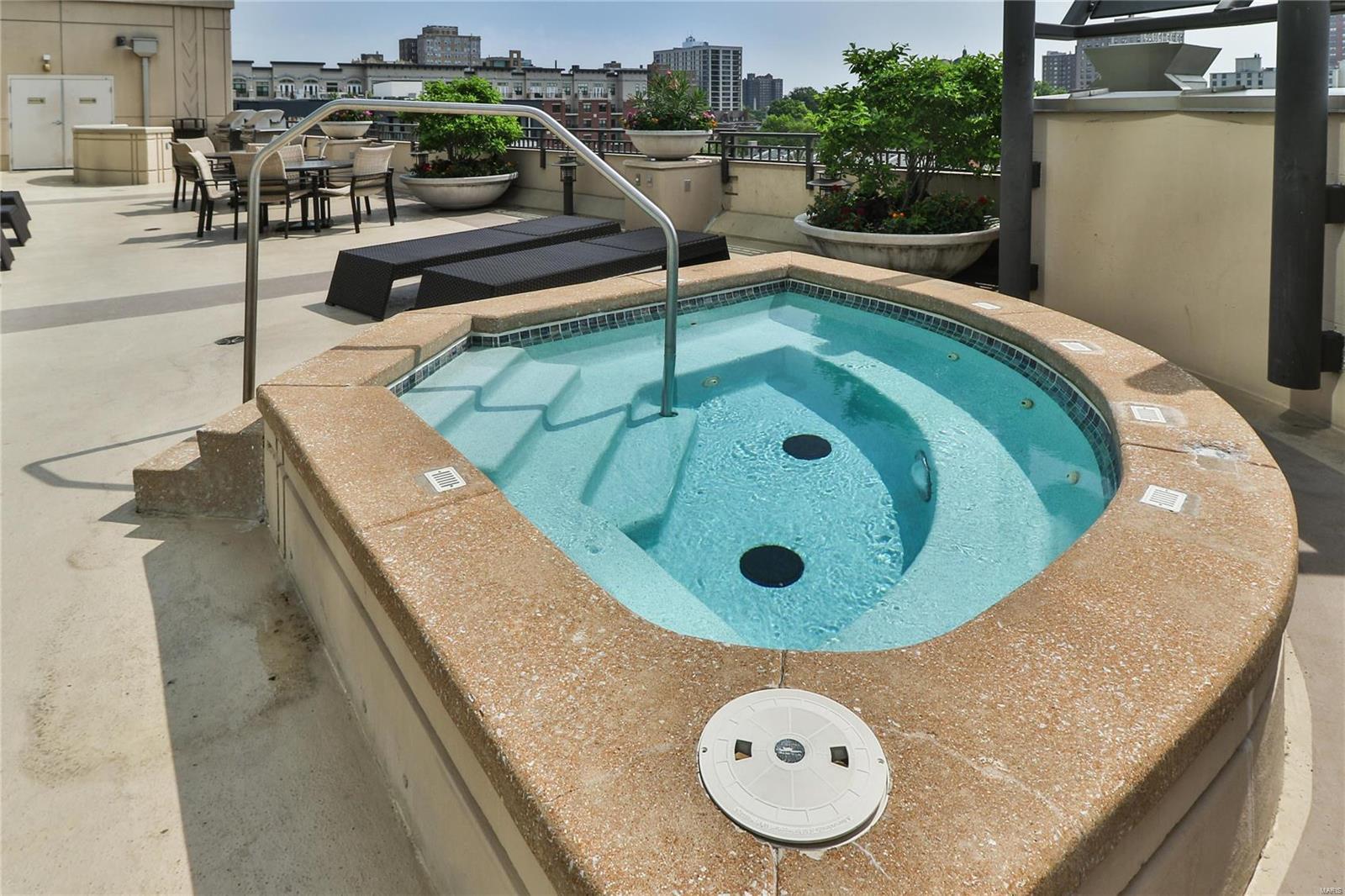 Park East Tower - Residential