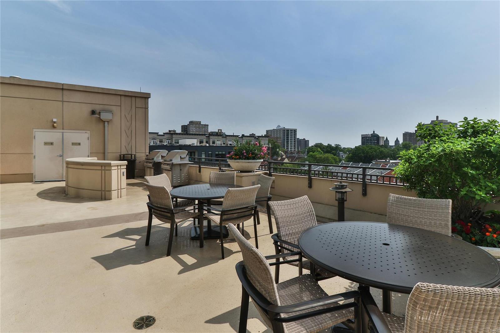 Park East Tower - Residential