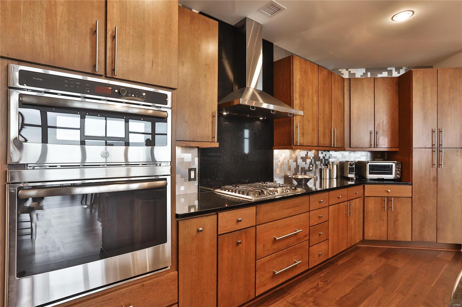 Park East Tower - Residential