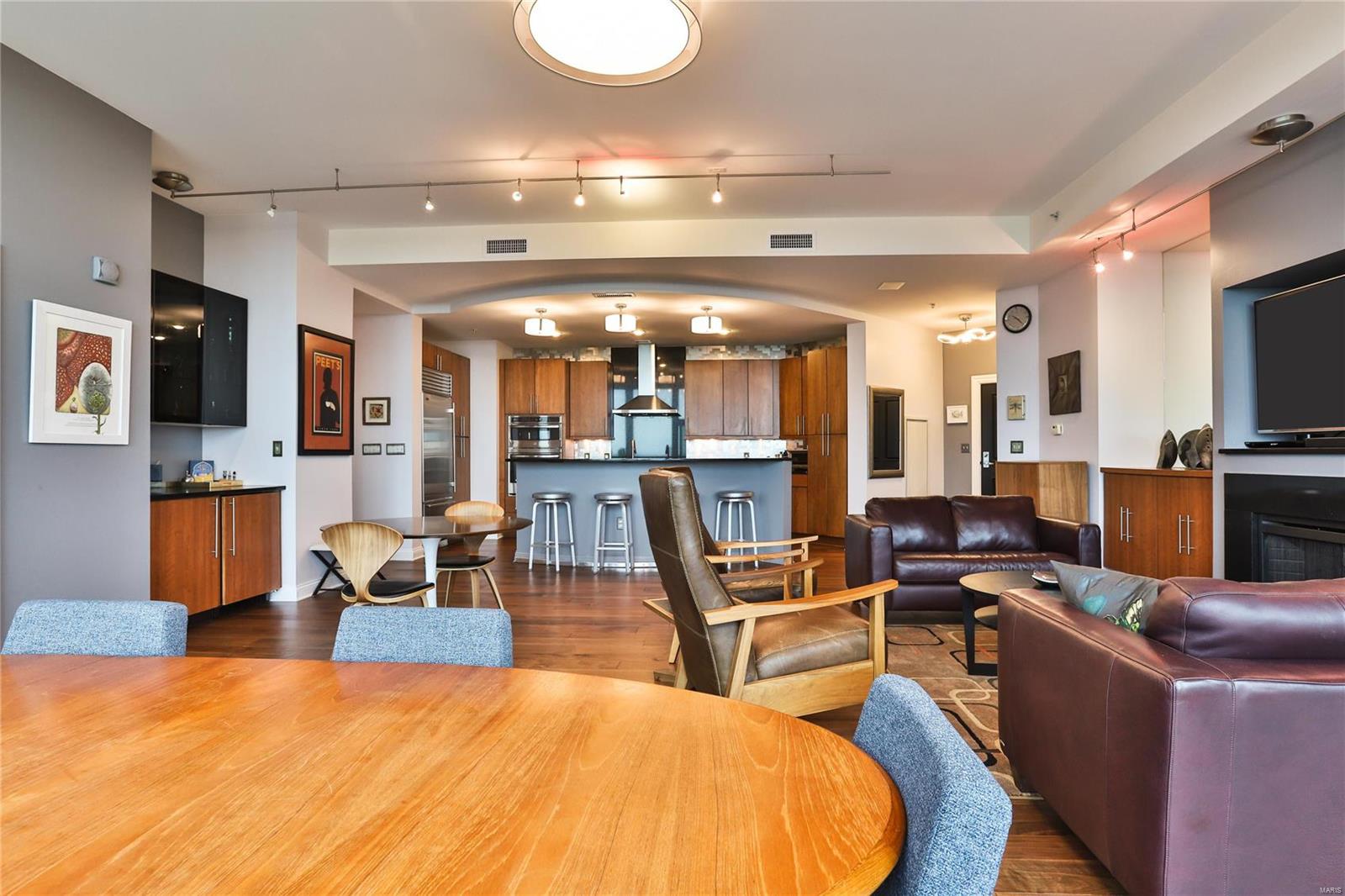 Park East Tower - Residential