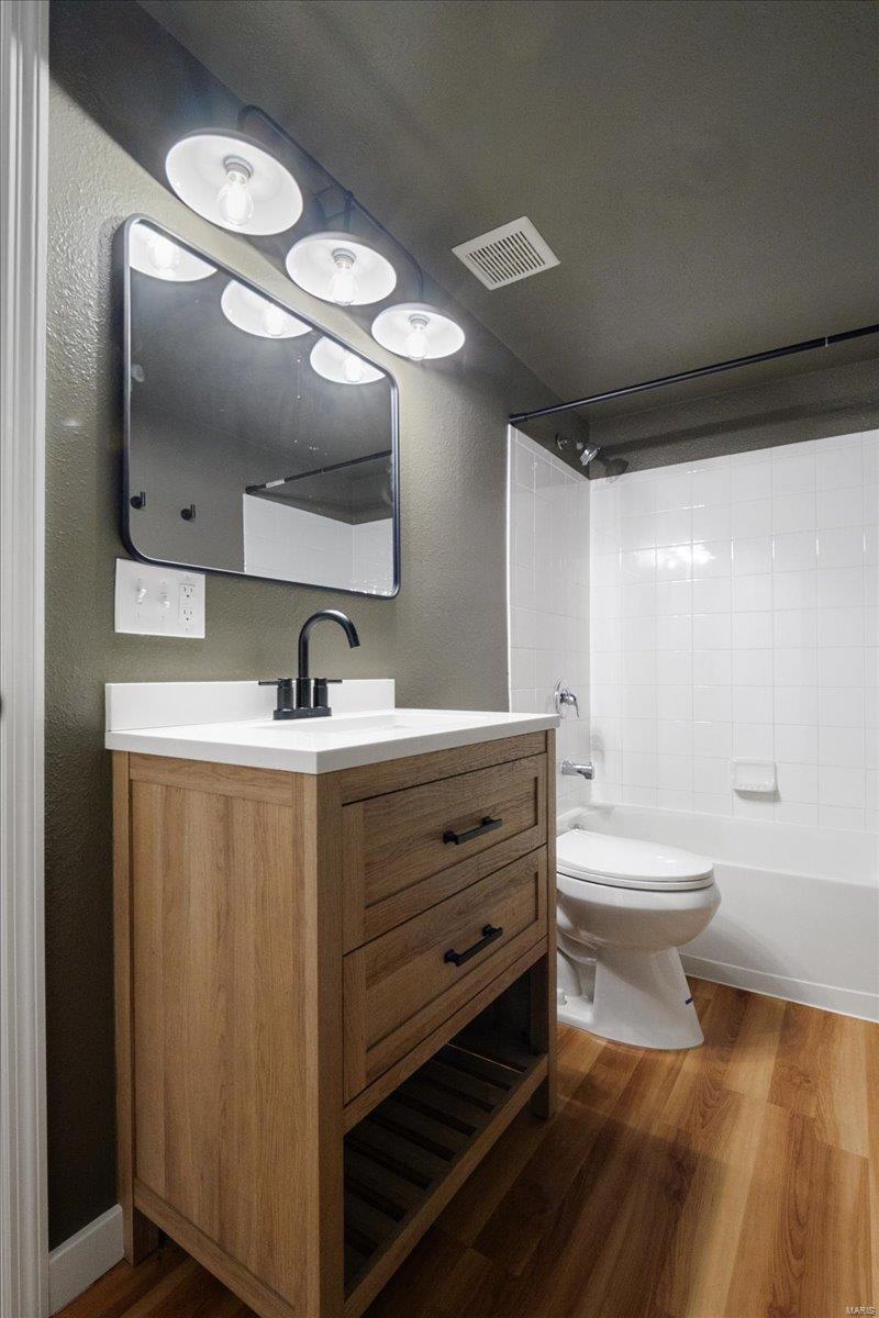 St Louis, Missouri 63122, United States, 3 Bedrooms Bedrooms, ,2 BathroomsBathrooms,Residential,Active,112574