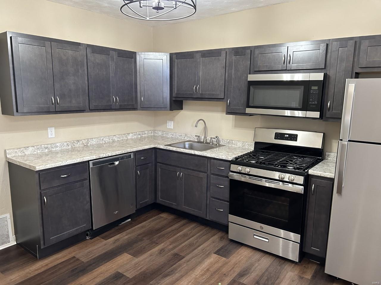 Arsenal Watson Park Add - Residential Lease