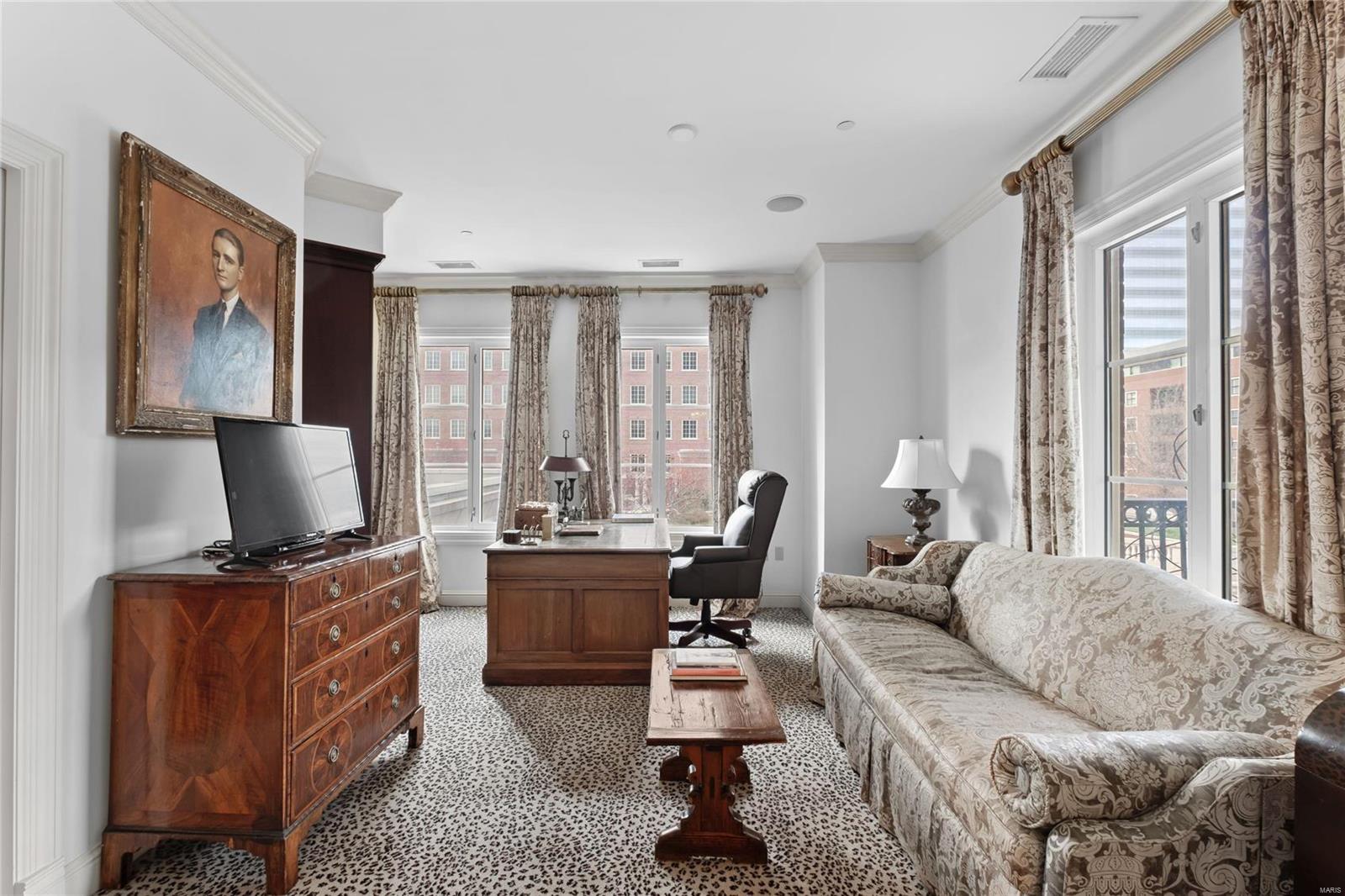 Plaza In Clayton A Condo The - Residential