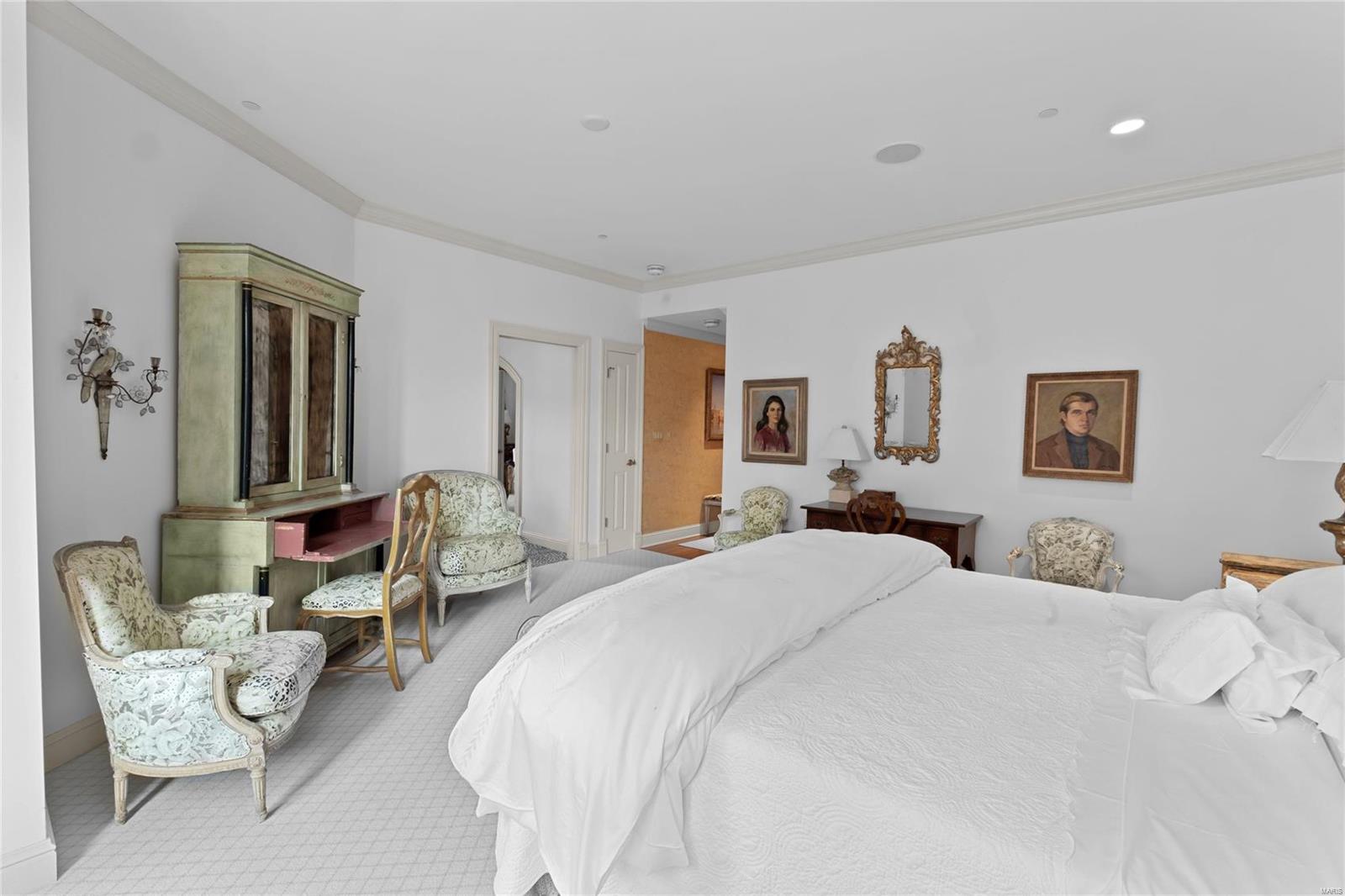 Plaza In Clayton A Condo The - Residential