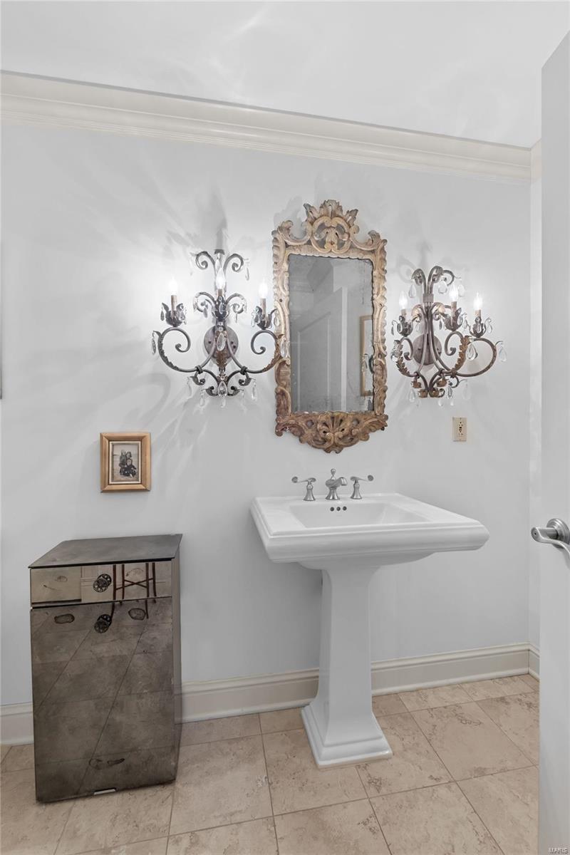 Plaza In Clayton A Condo The - Residential