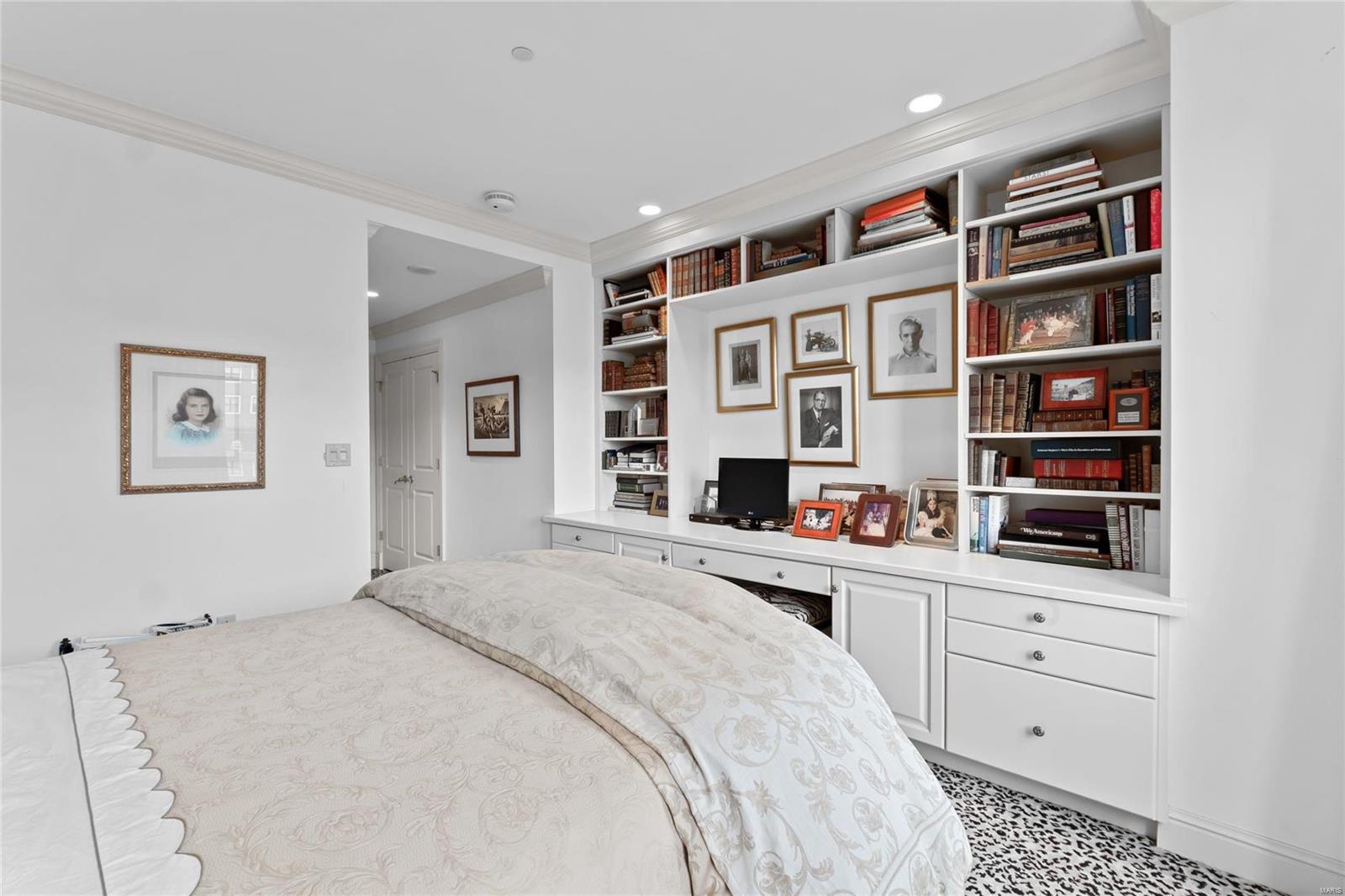 Plaza In Clayton A Condo The - Residential