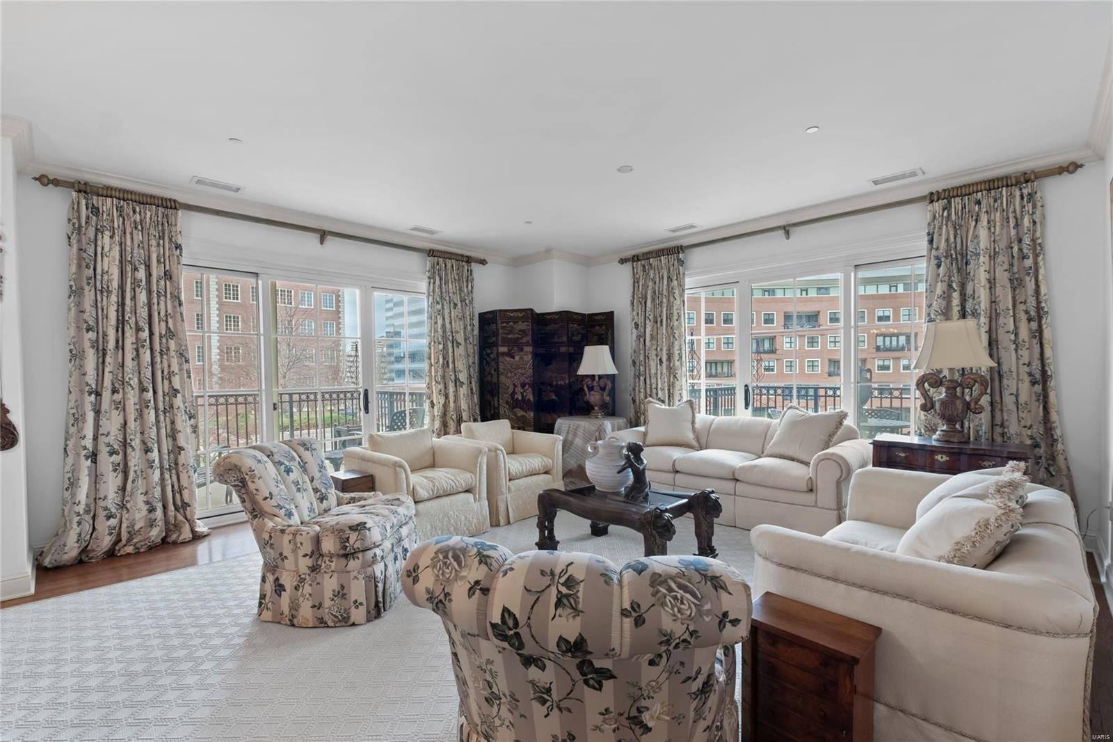 Plaza In Clayton A Condo The - Residential