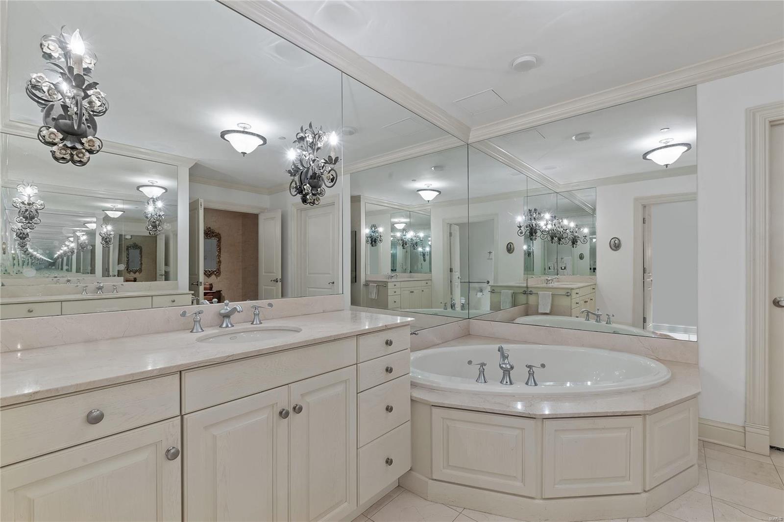 Plaza In Clayton A Condo The - Residential