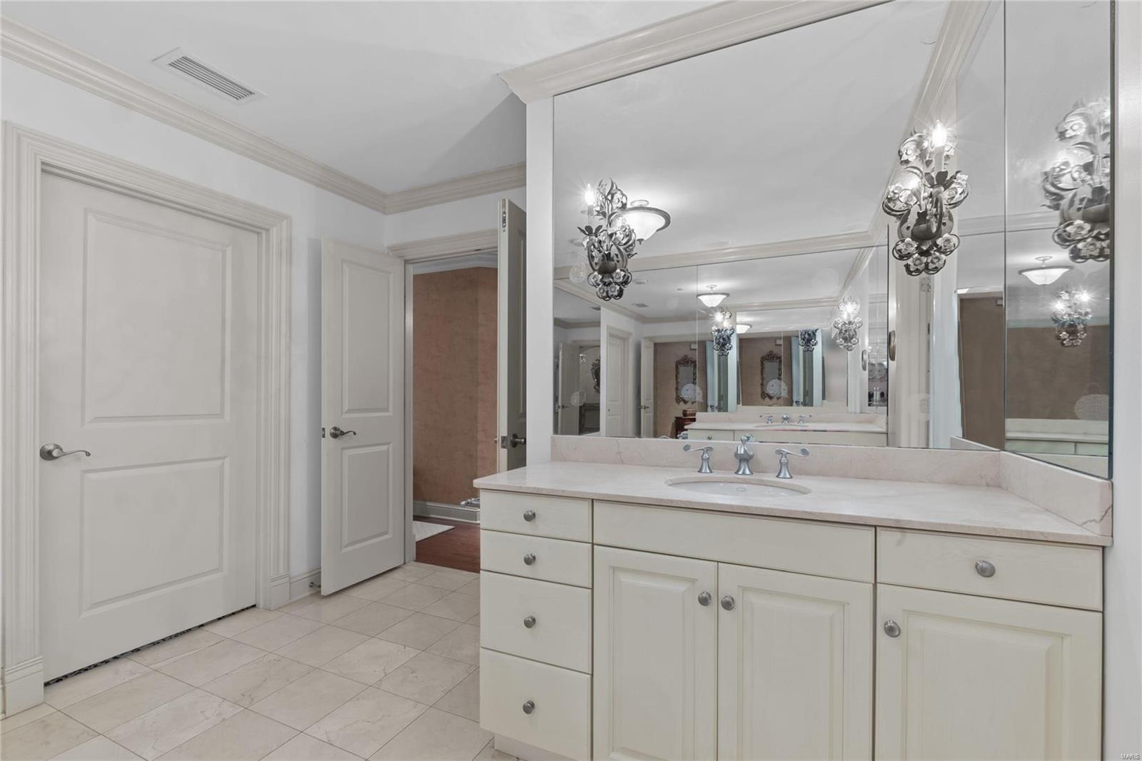 Plaza In Clayton A Condo The - Residential