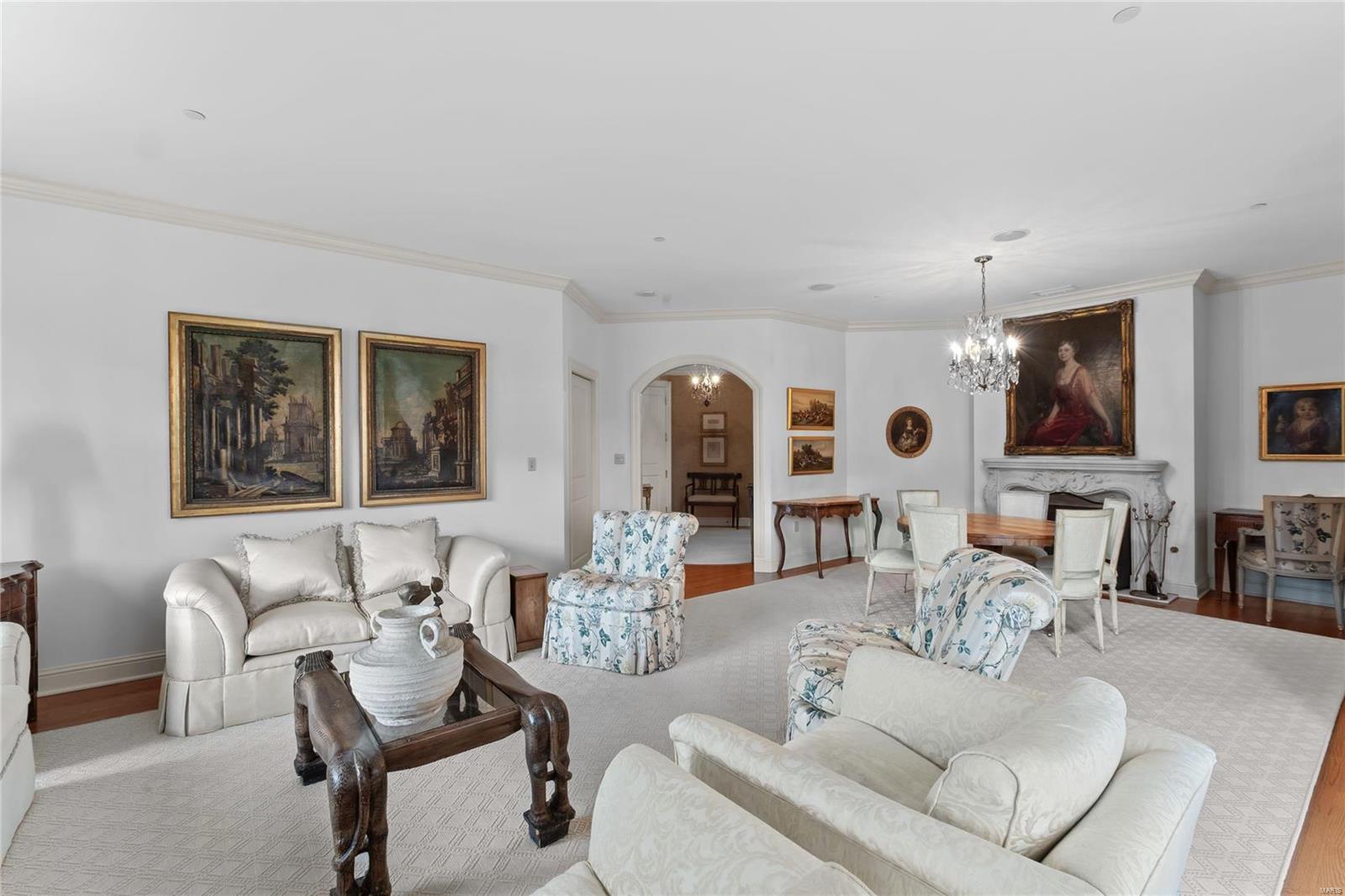 Plaza In Clayton A Condo The - Residential