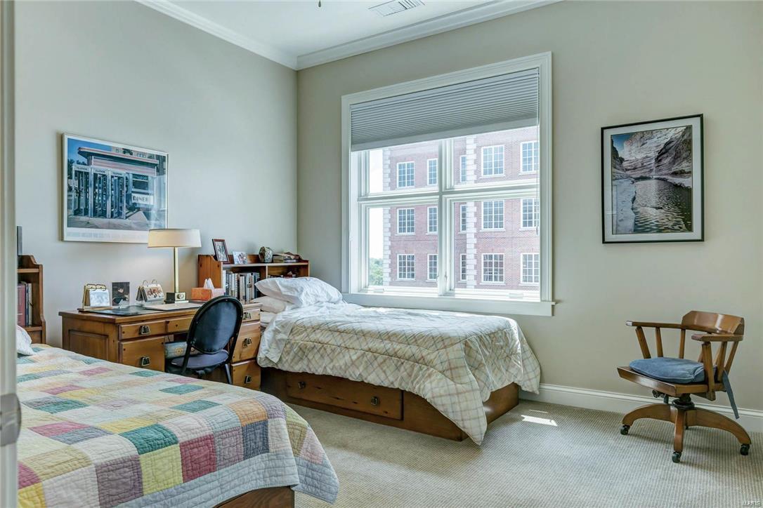 Crescent Condo - Residential